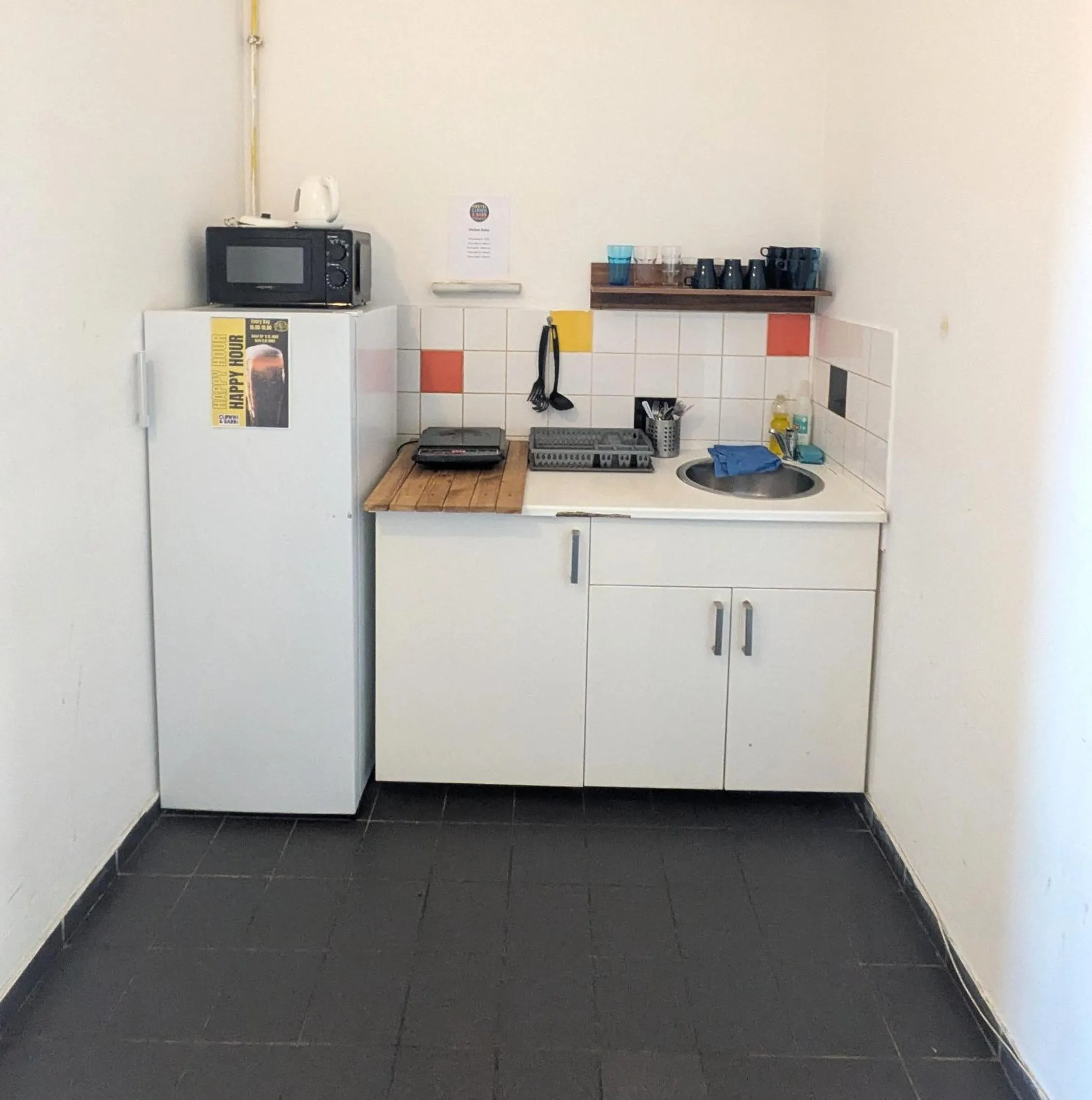 Kitchen or kitchenette in Clown and Bard Hostel