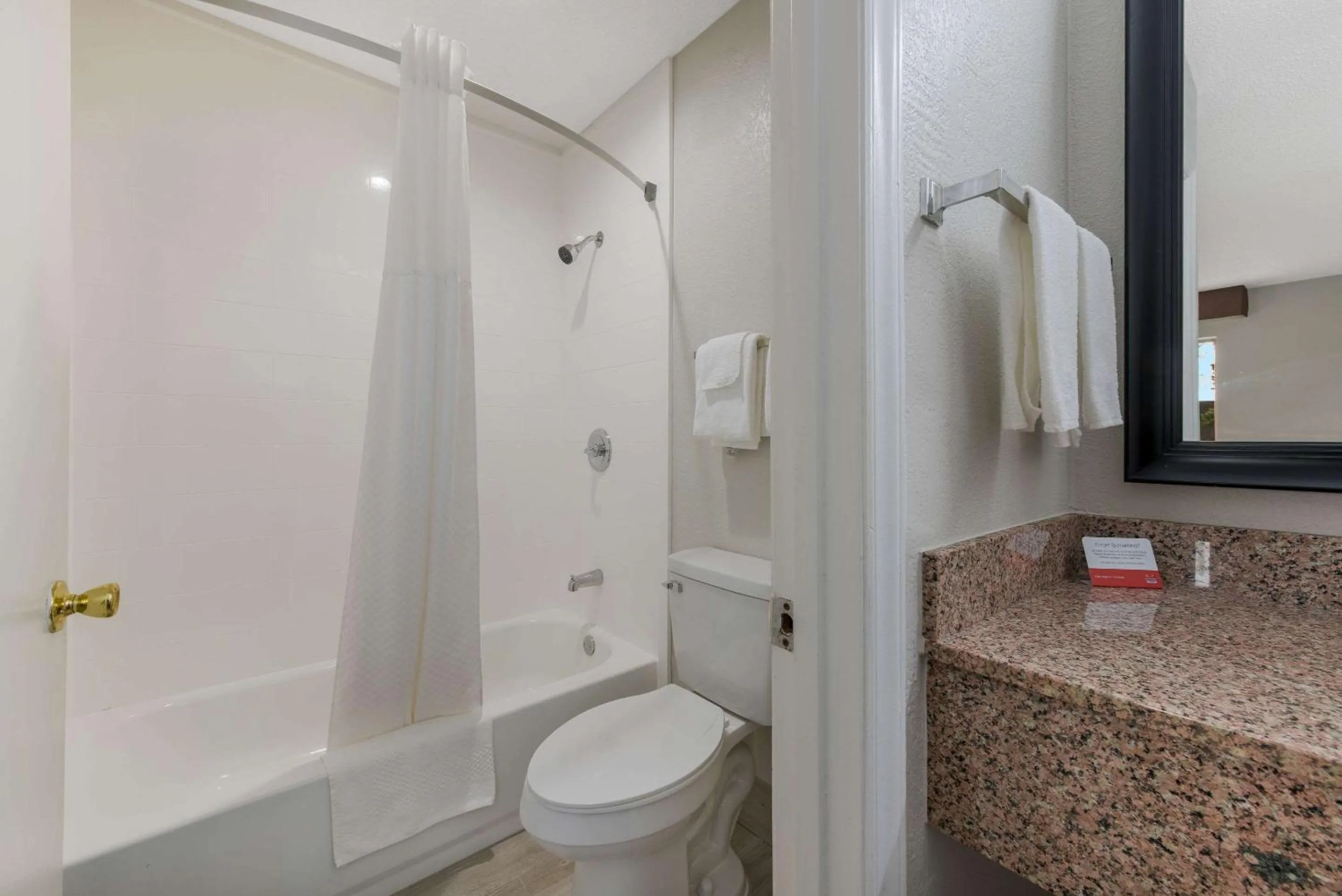 Bedroom in Econo Lodge Cheraw Market Street