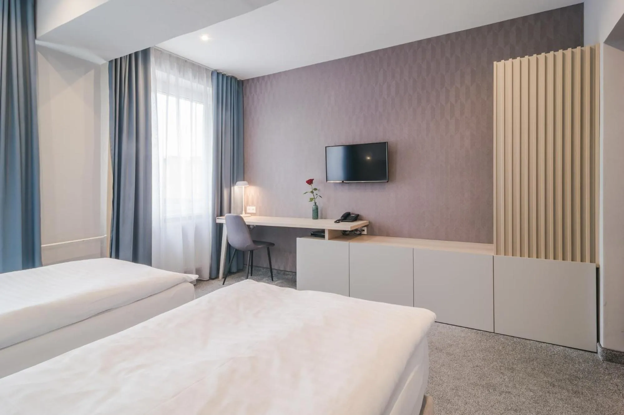 Photo of the whole room, Bed in Hotel Karpatia