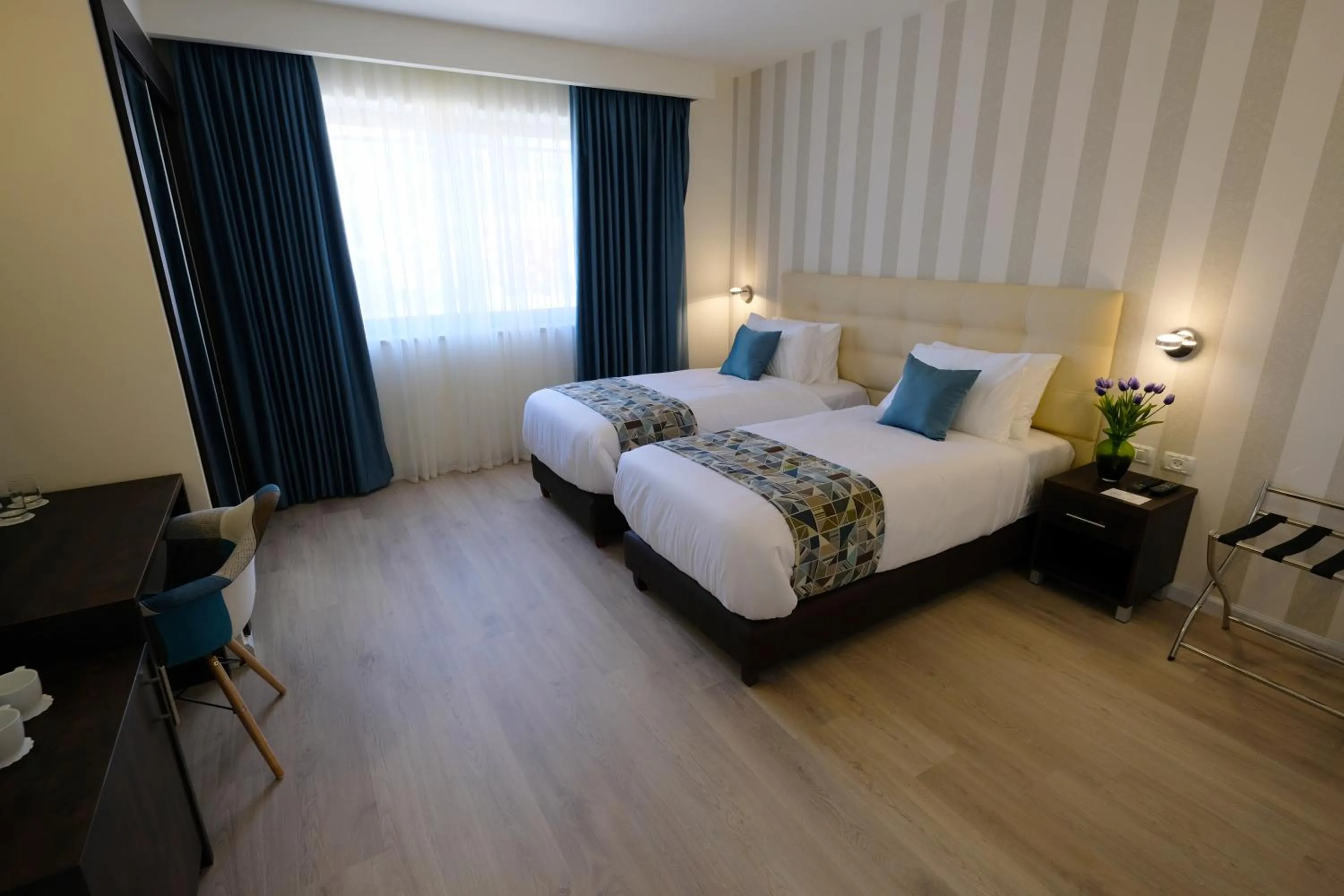 Photo of the whole room, Bed in Tantur Hills Hotel - Jerusalem