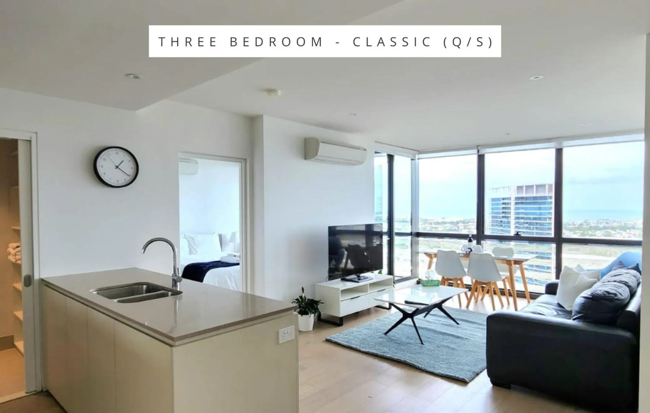 TV and multimedia in Melbourne Lifestyle Apartments - Best Views on Collins