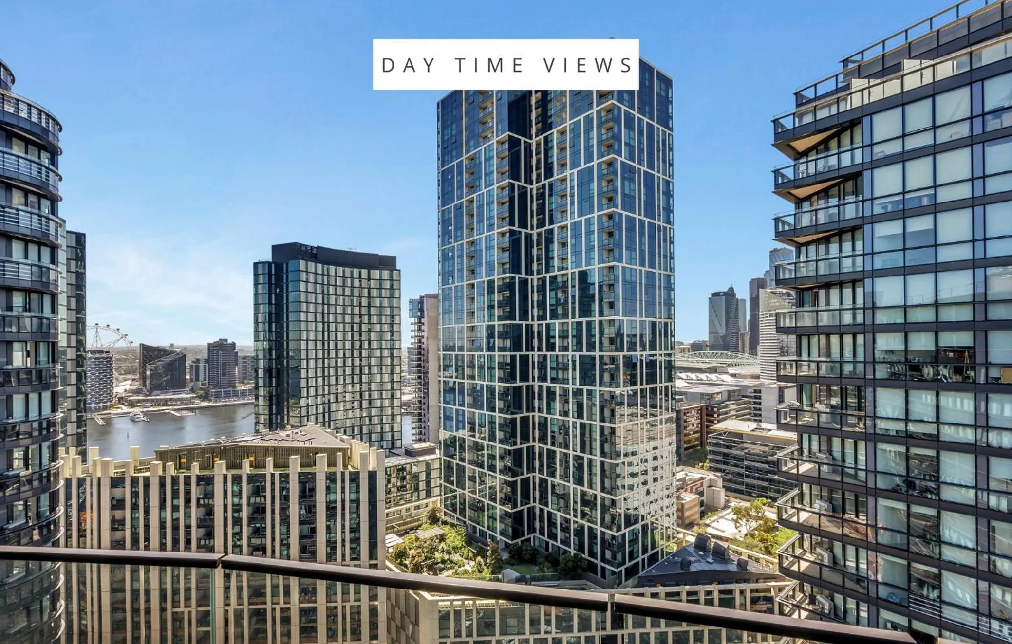 Day in Melbourne Lifestyle Apartments - Best Views on Collins