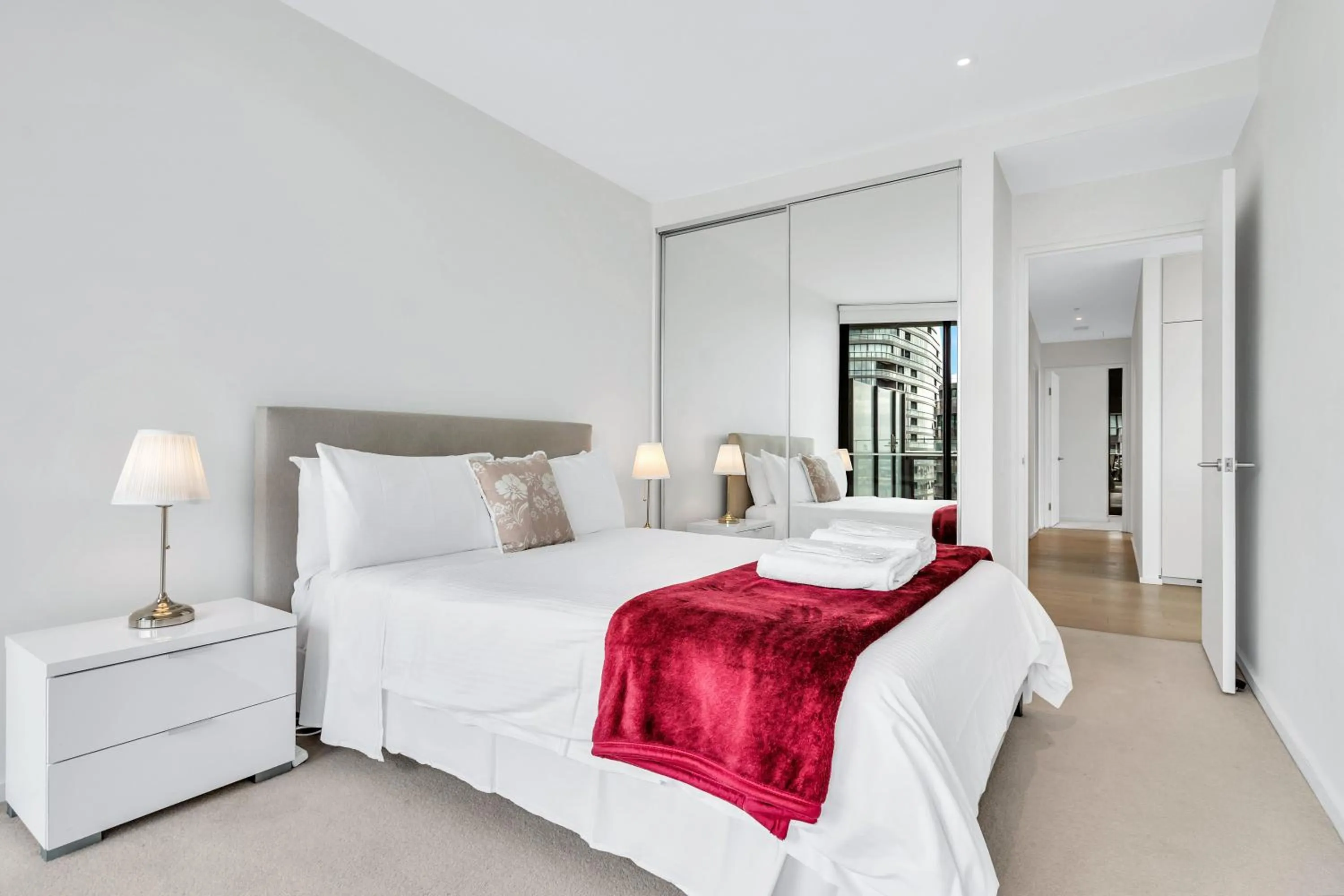 Bed in Melbourne Lifestyle Apartments - Best Views on Collins