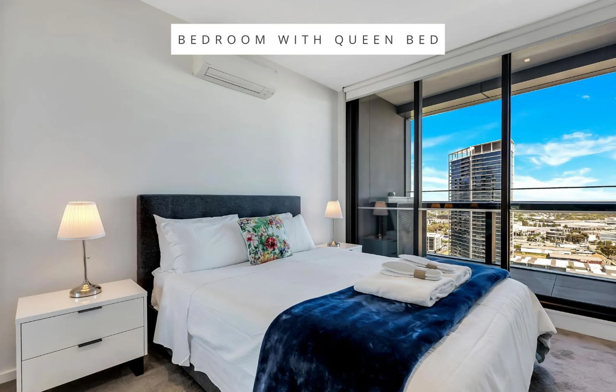 Bed in Melbourne Lifestyle Apartments - Best Views on Collins
