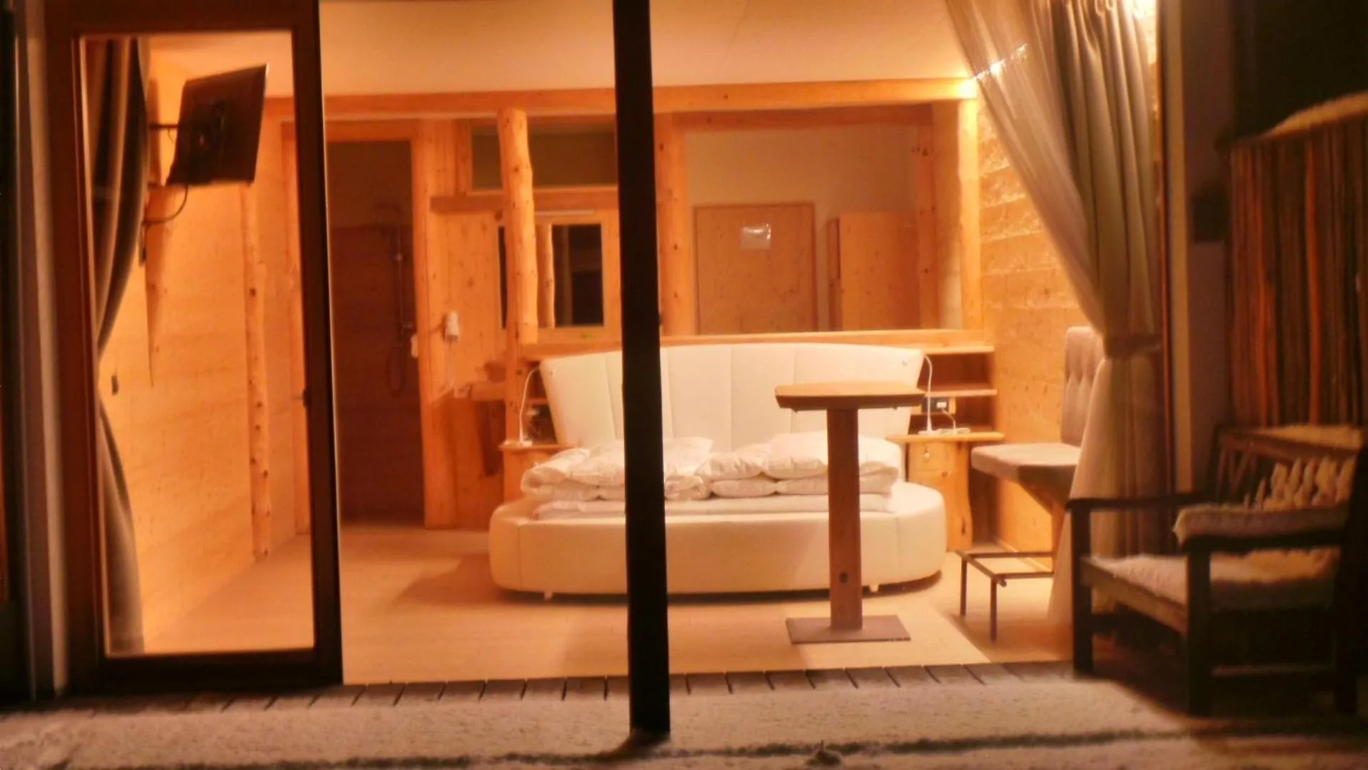 Bed in Albergo Gasthof zur Krone