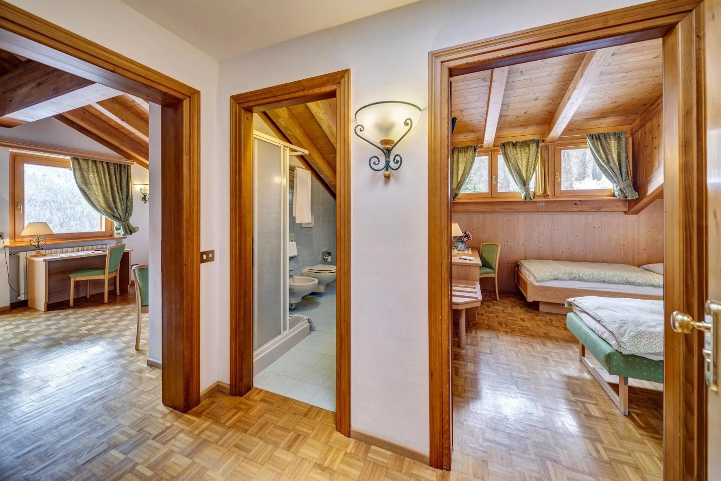 Bathroom, Bed in Hotel Piccolo Pocol