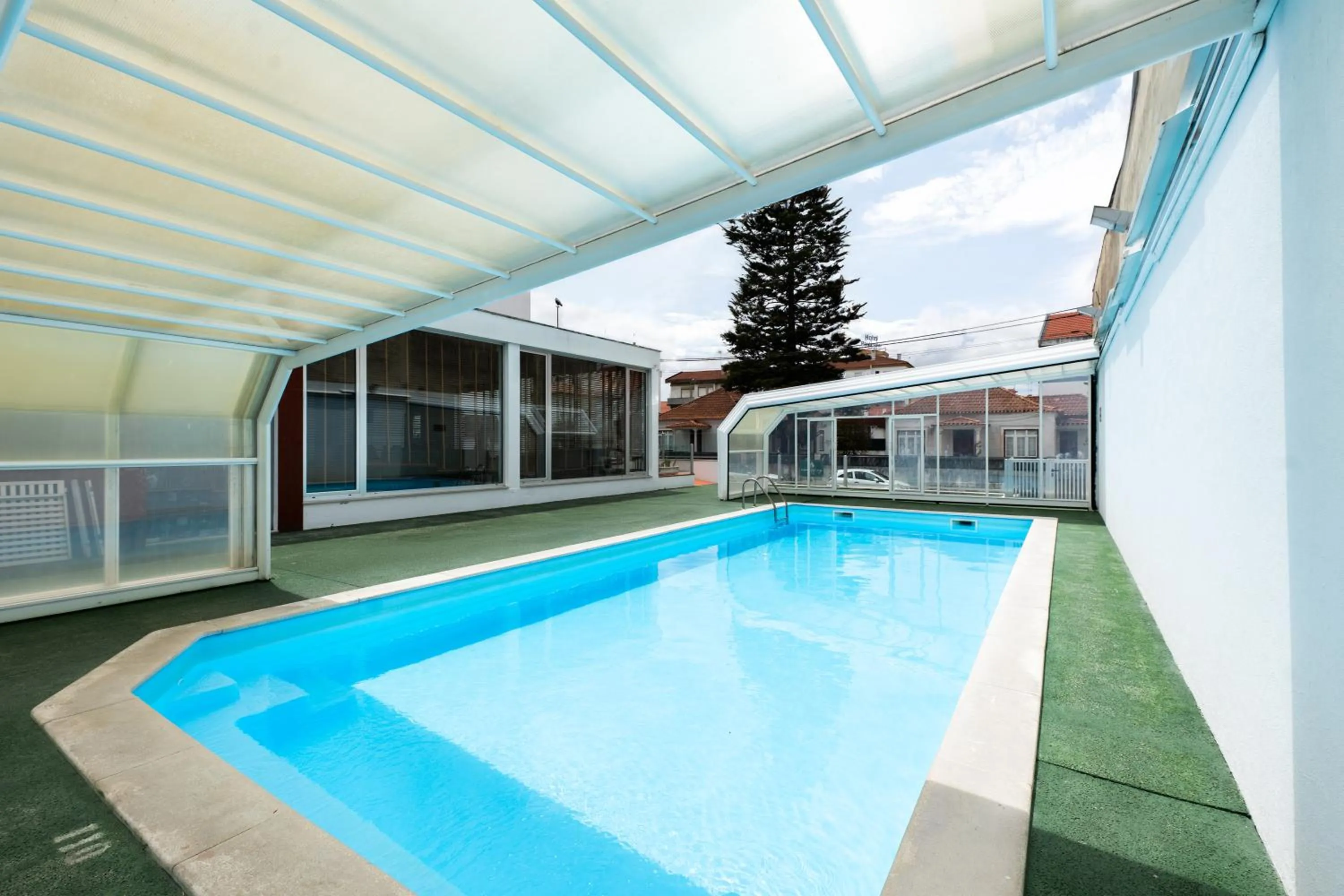 Swimming pool in Spirit Hotel Fonte Real - Antigo Hotel Flora