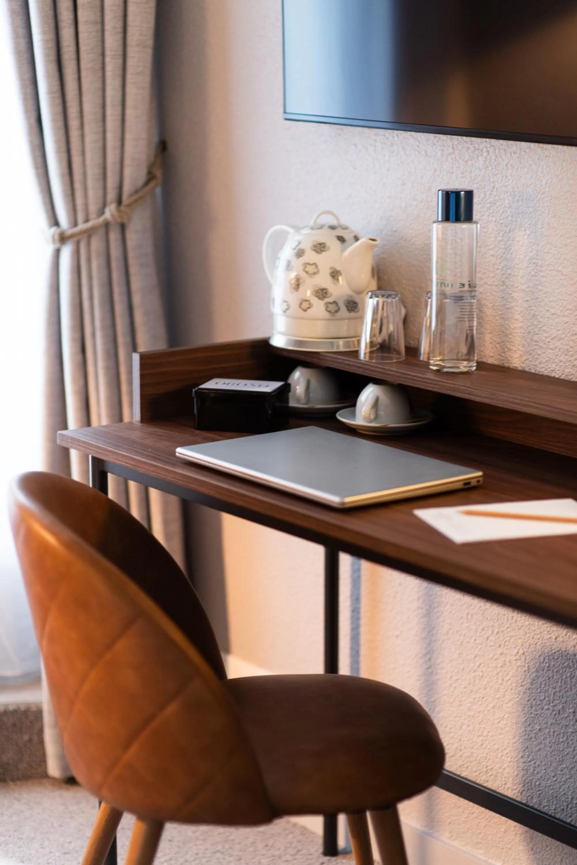 hair dresser in La Maison OBONO Hôtel & Spa