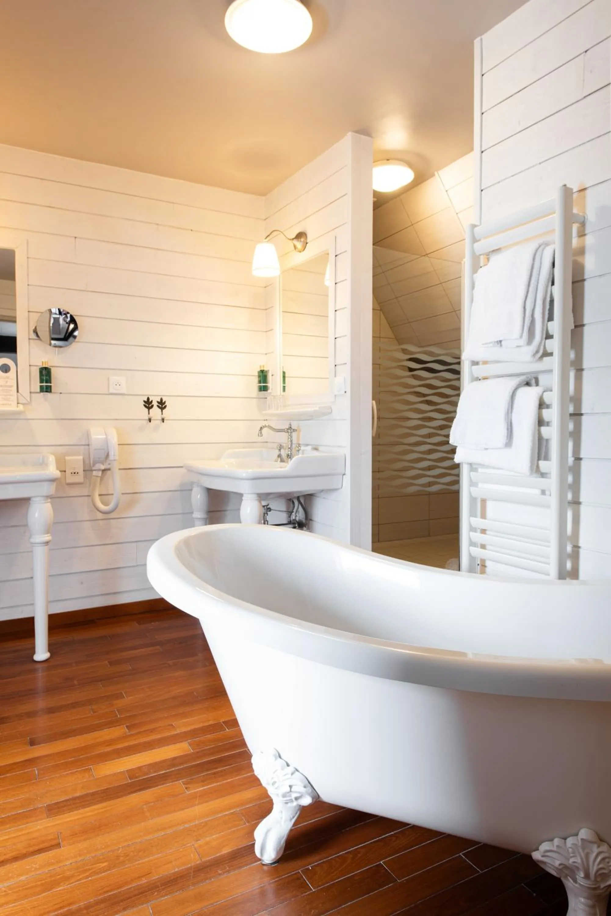 Shower in La Maison OBONO Hôtel & Spa