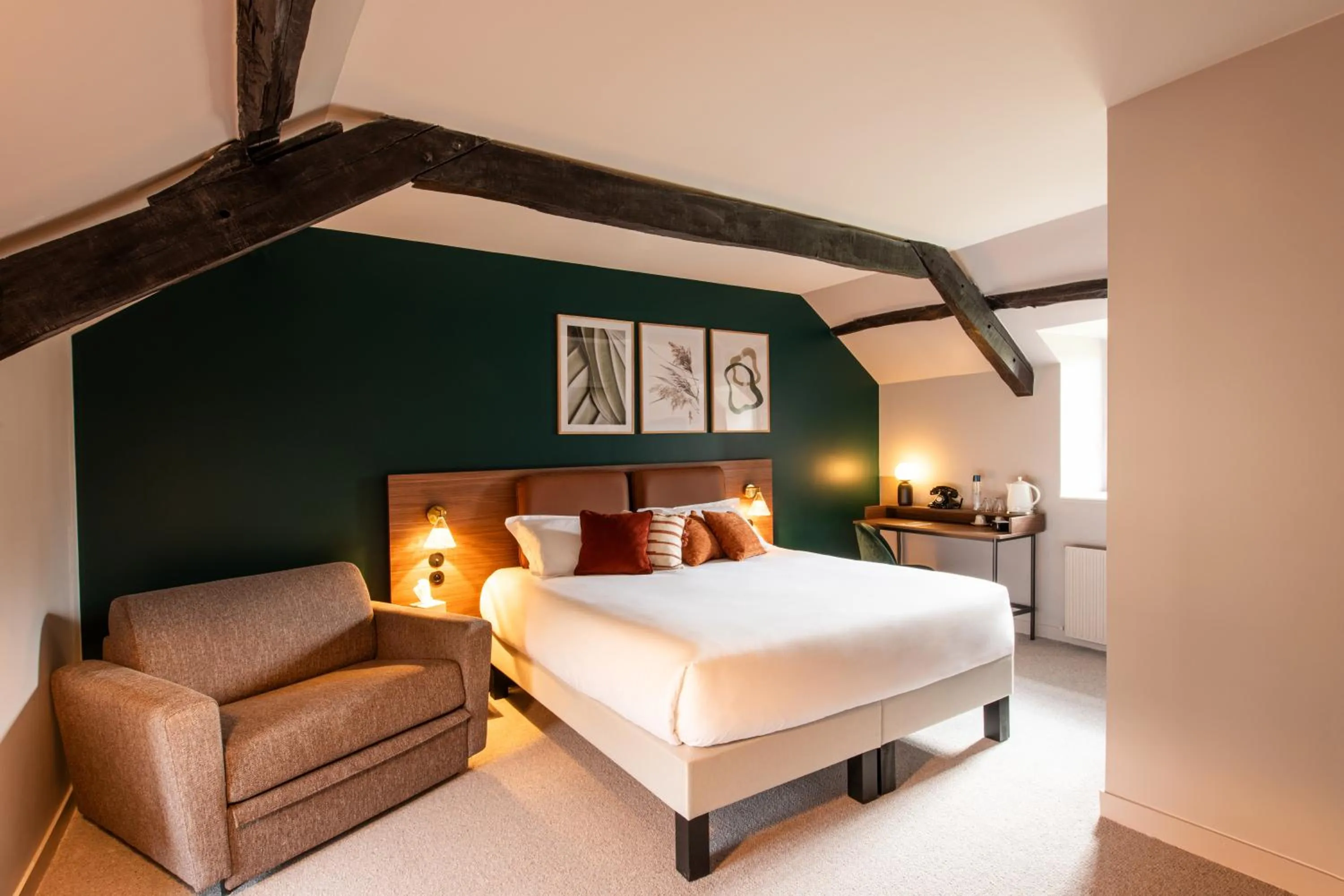 Bedroom, Bed in La Maison OBONO Hôtel & Spa