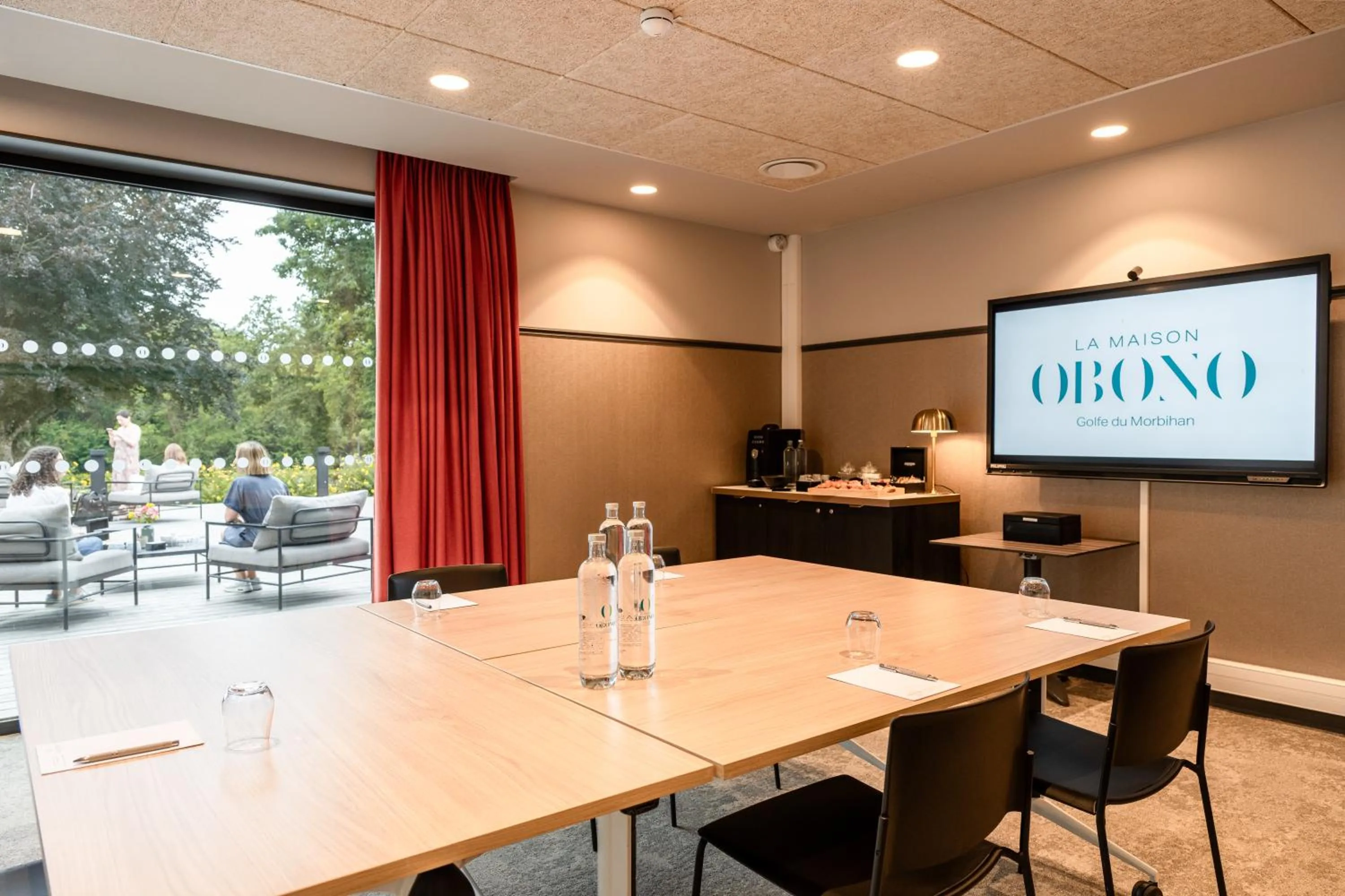Meeting/conference room in La Maison OBONO Hôtel & Spa