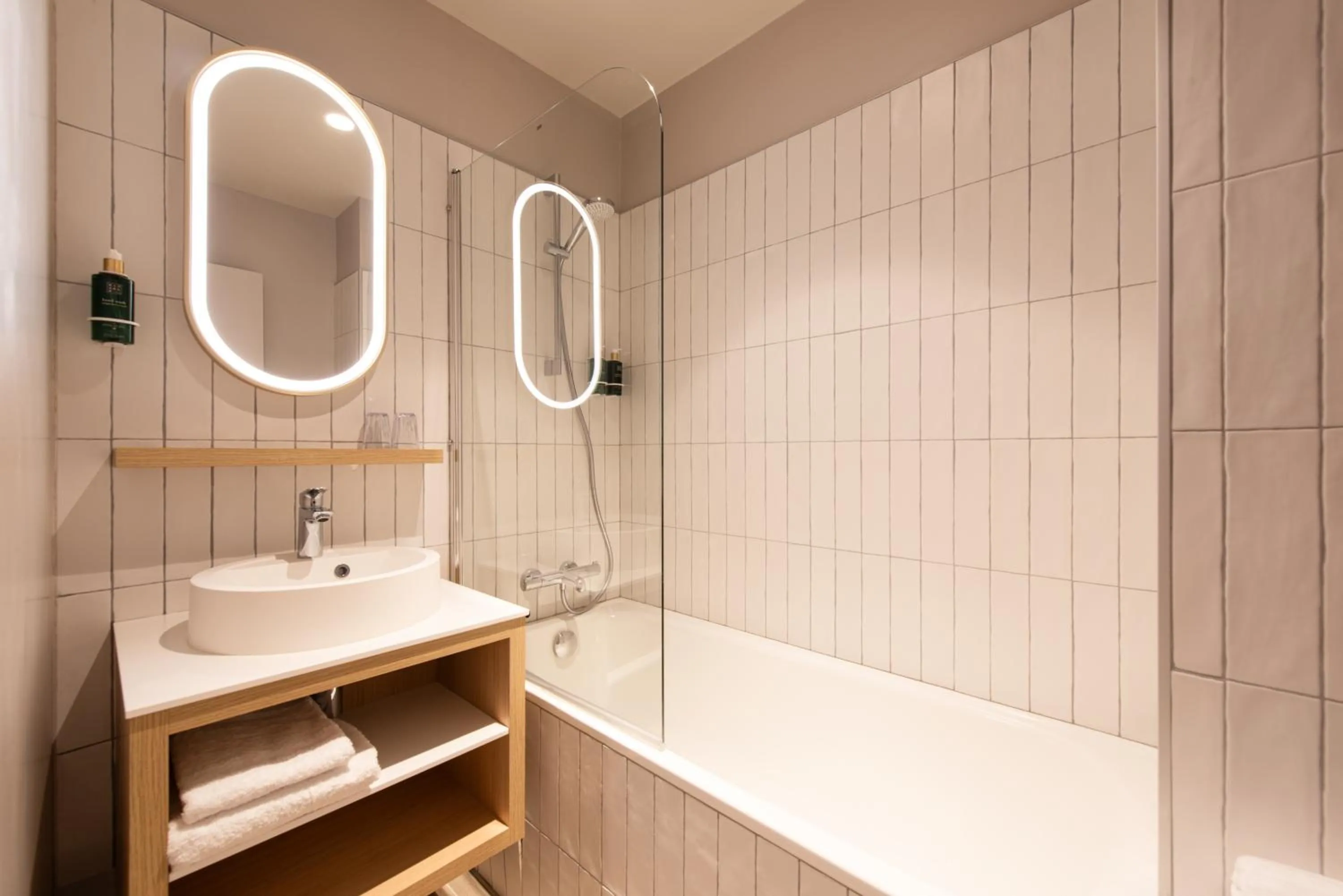 Bathroom in La Maison OBONO Hôtel & Spa