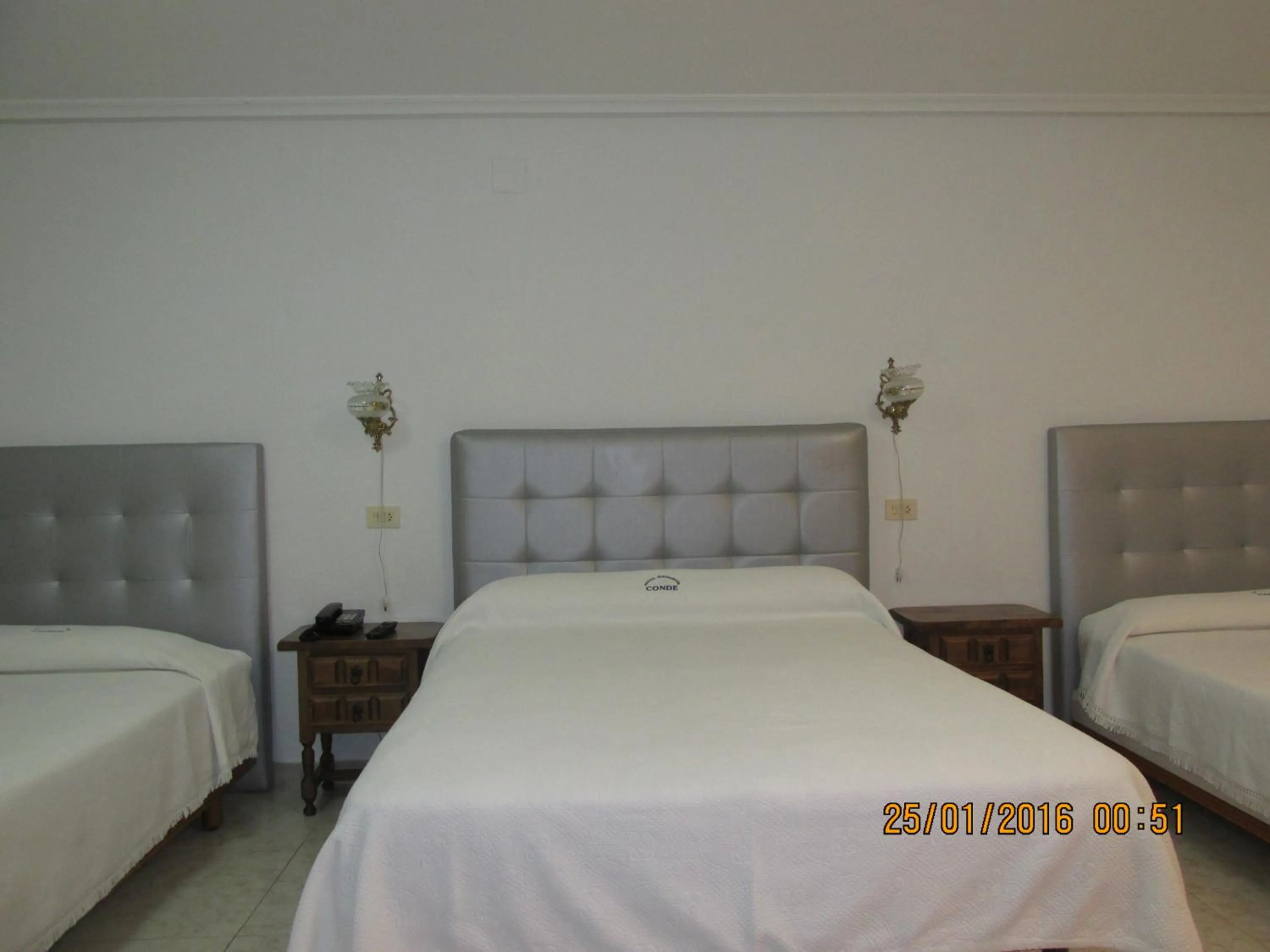 Bed in Hotel Conde