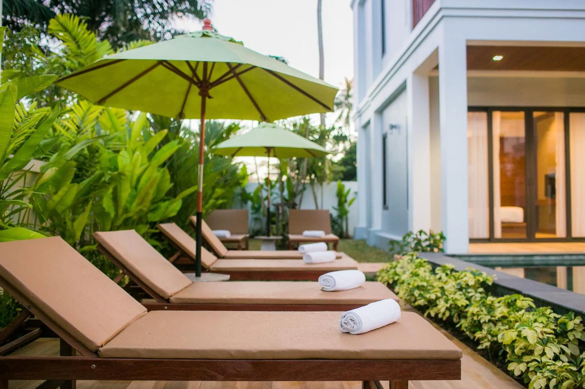 Swimming pool in Villa Palavee (B1)