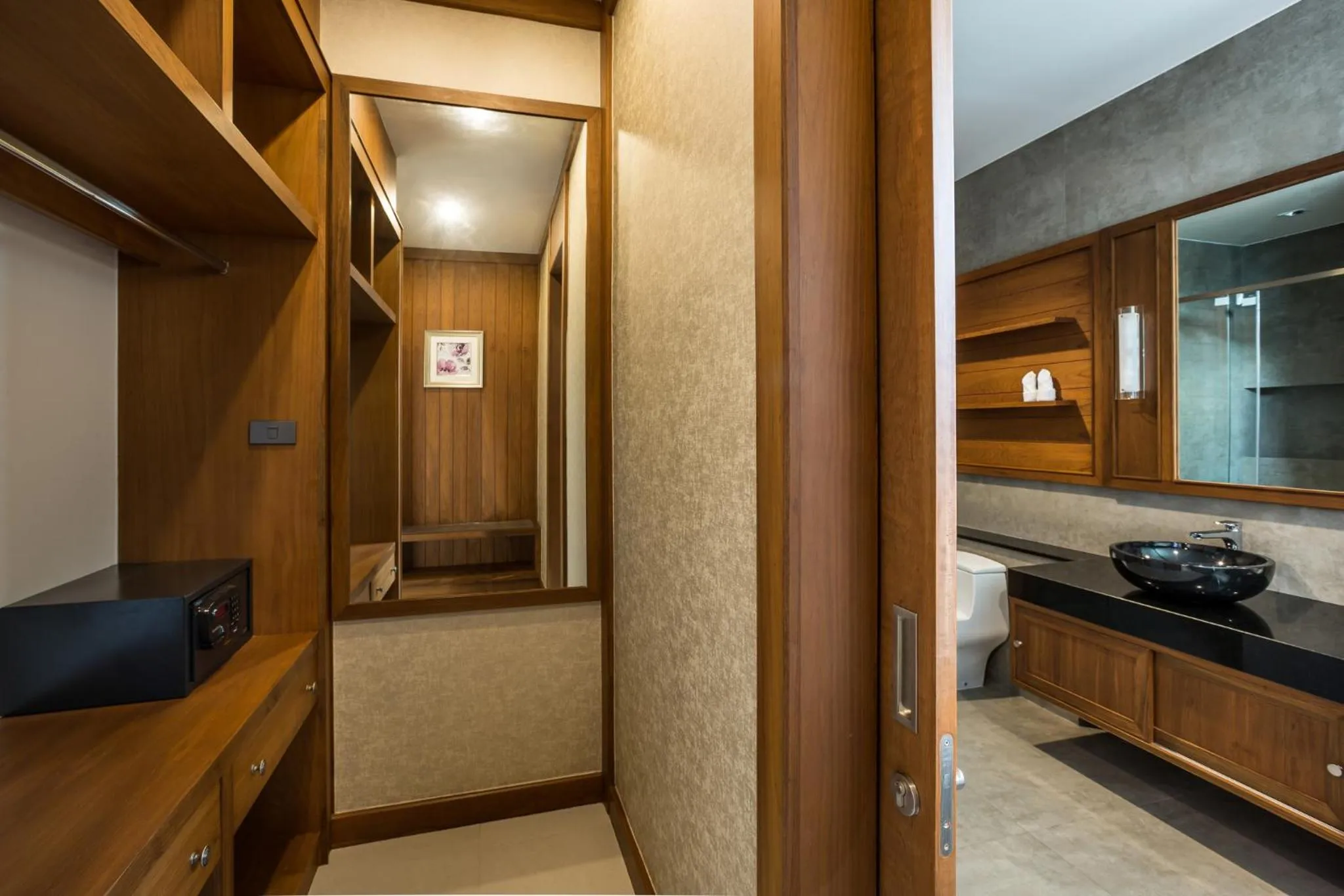 Bathroom, Bed in Villa Palavee (B1)