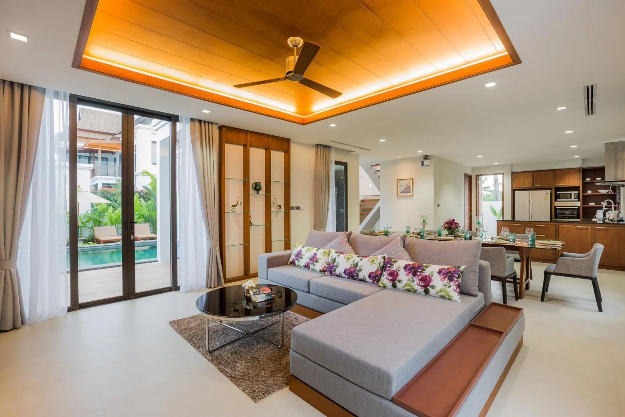 Communal lounge/ TV room in Villa Palavee (B1)