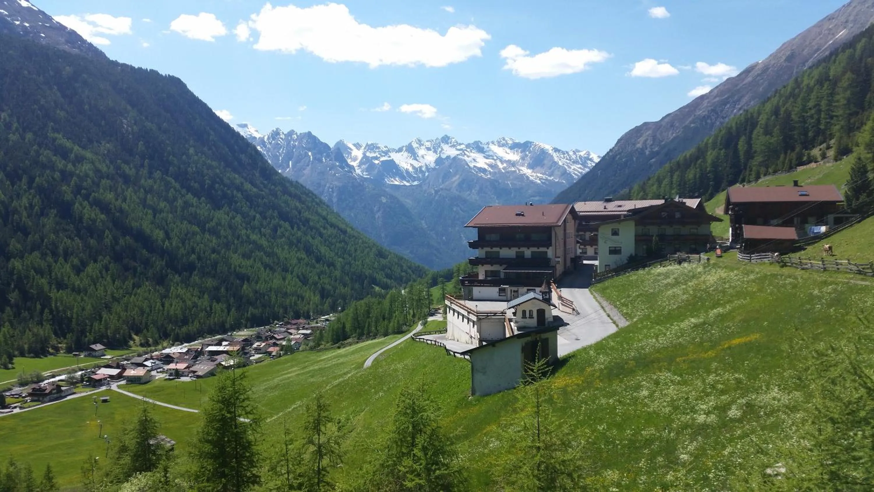 Facade/entrance in Pension Winnebach