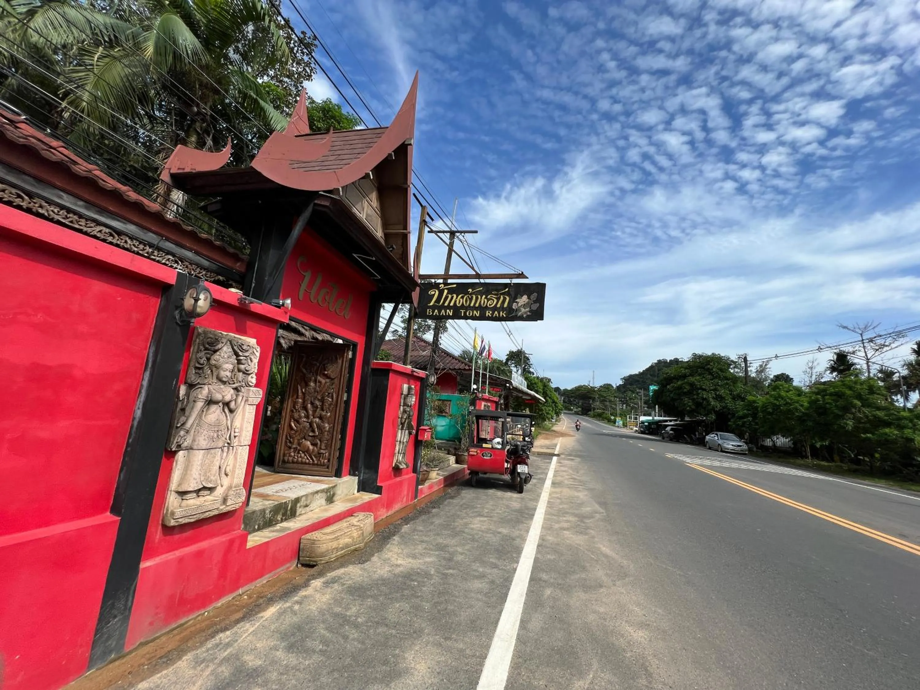 Property building in Baan Ton Rak Boutique Resort