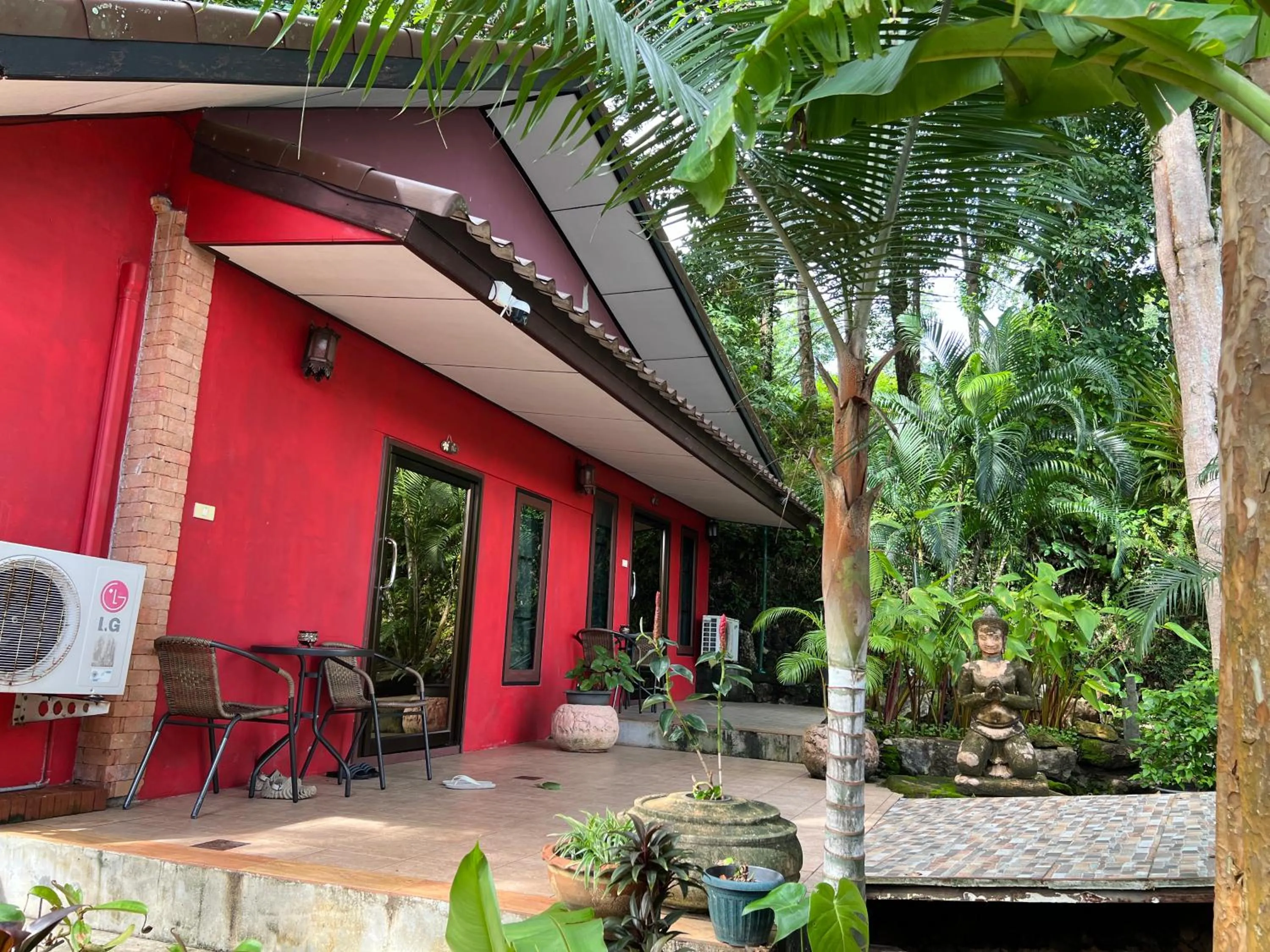 Property building in Baan Ton Rak Boutique Resort