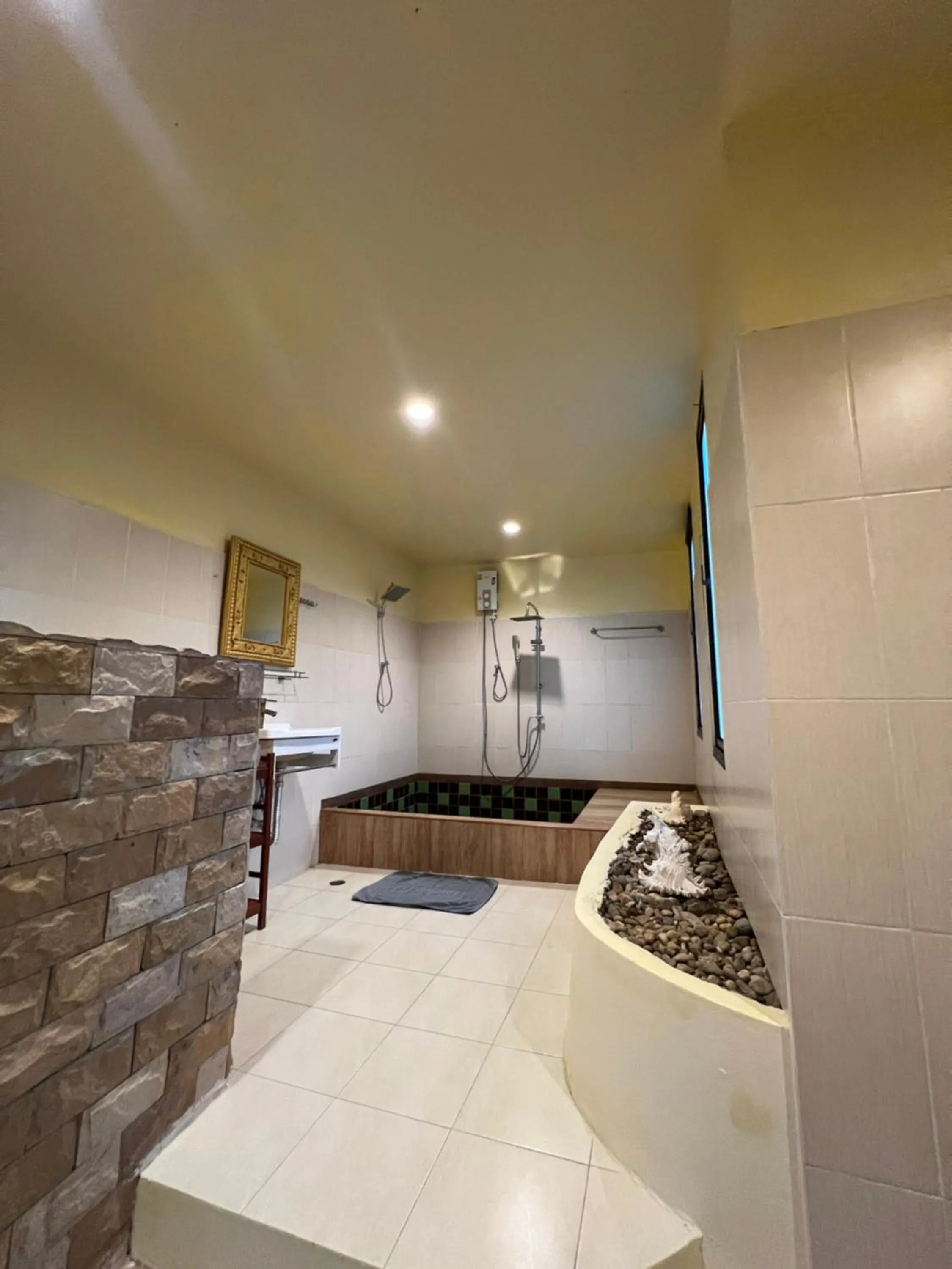 Bathroom in Baan Ton Rak Boutique Resort