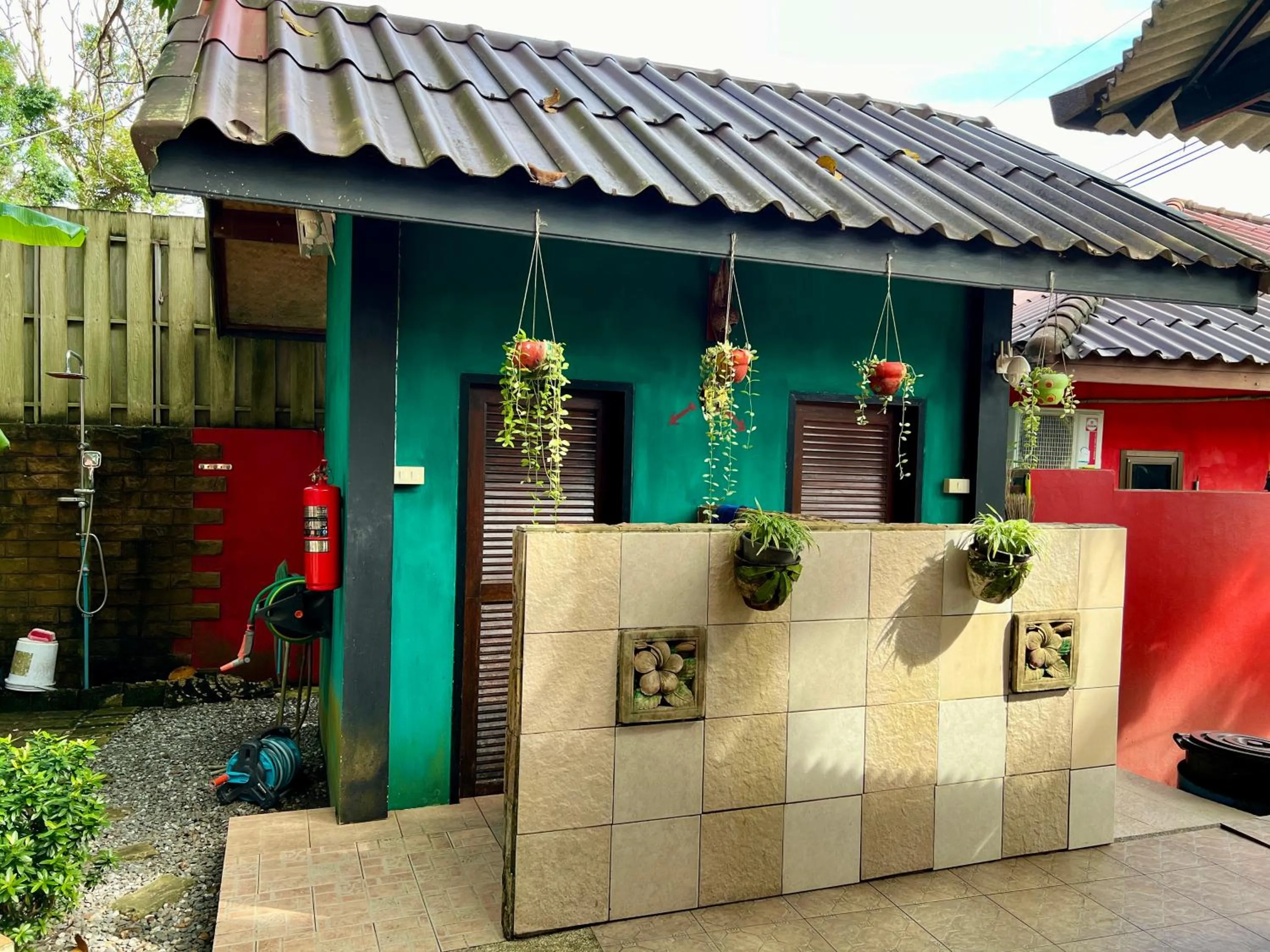Toilet in Baan Ton Rak Boutique Resort