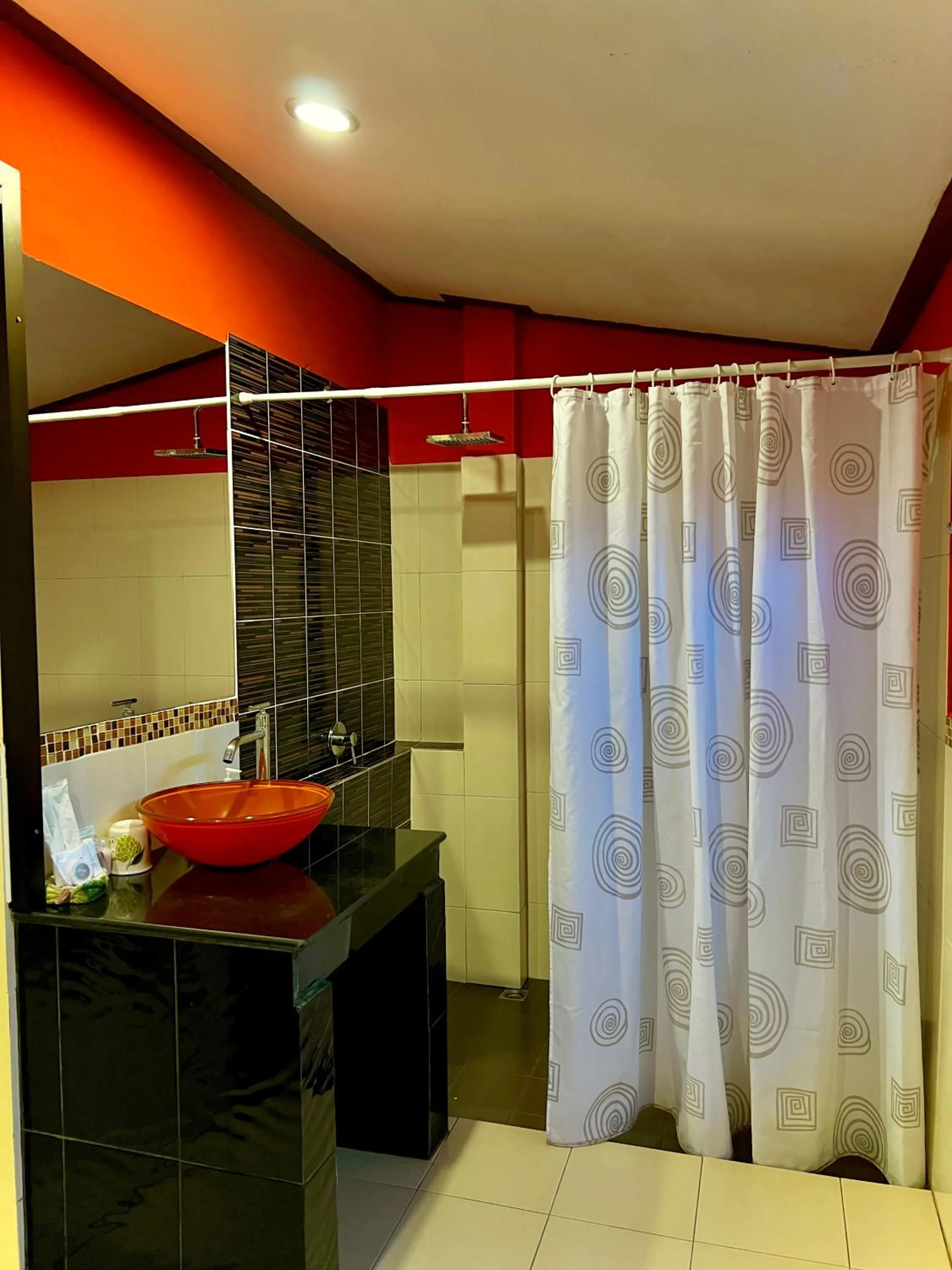 Shower in Baan Ton Rak Boutique Resort