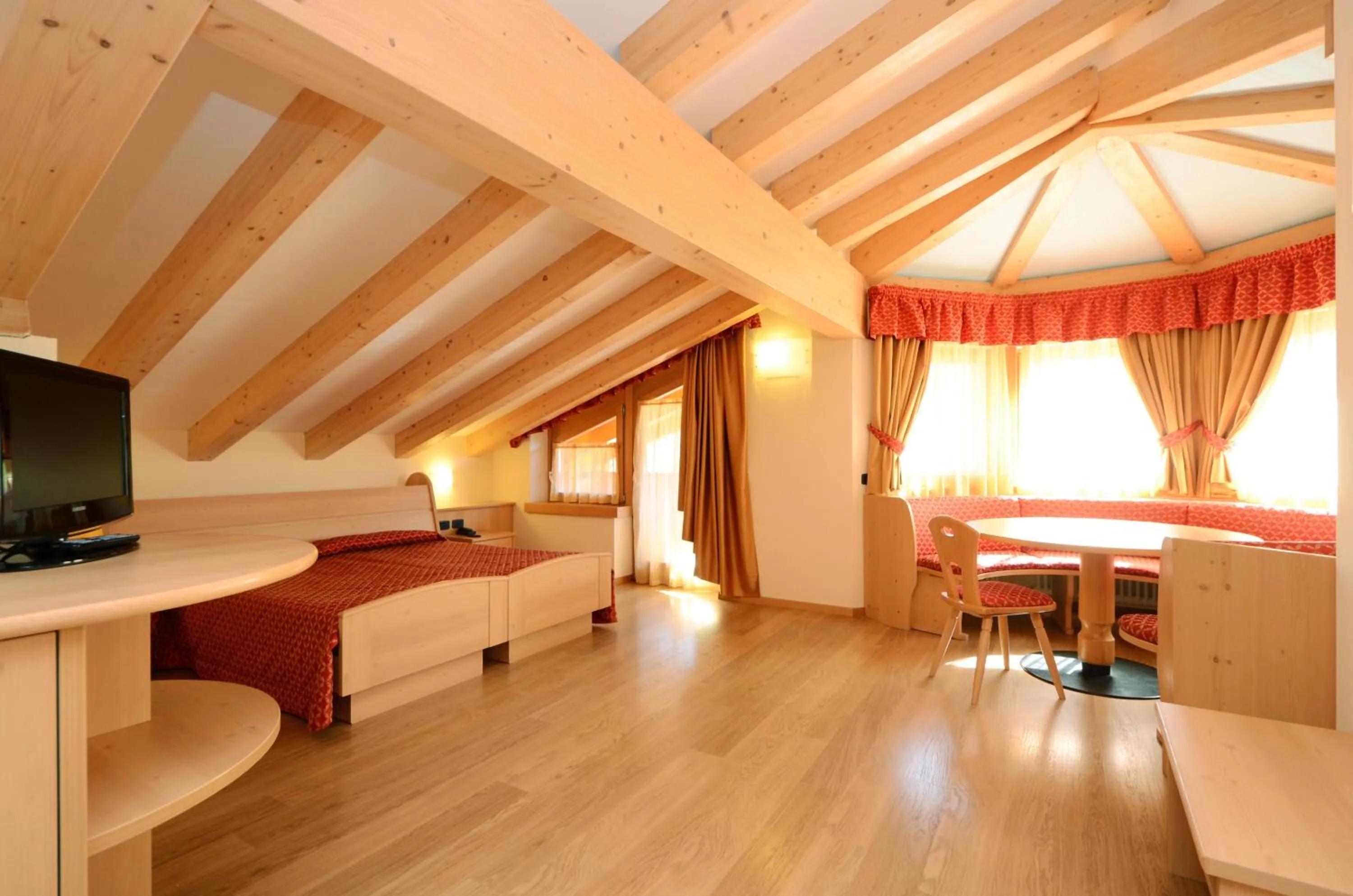 Bed in Hotel La Soldanella