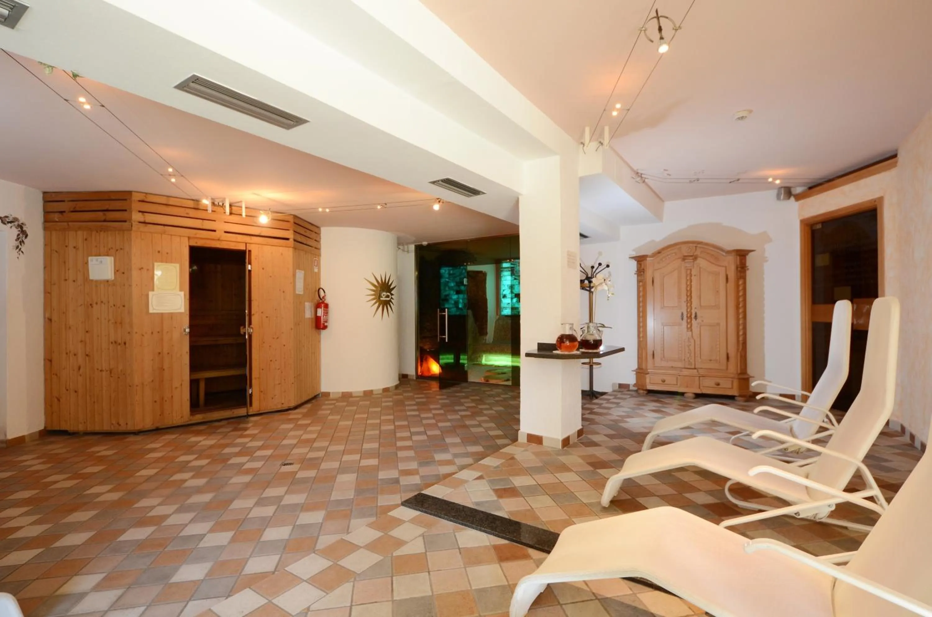 Swimming pool in Hotel La Soldanella