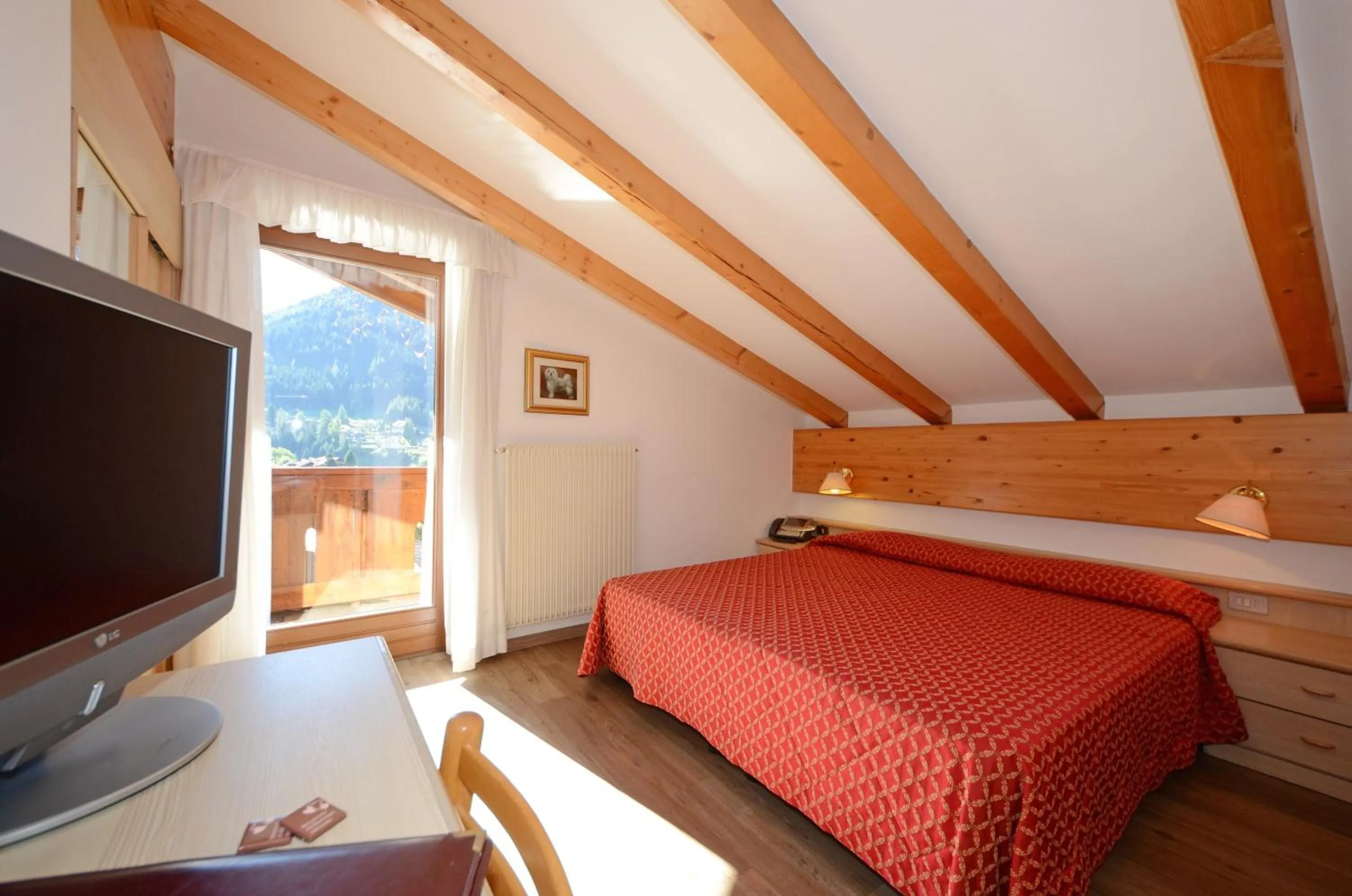 Bed in Hotel La Soldanella