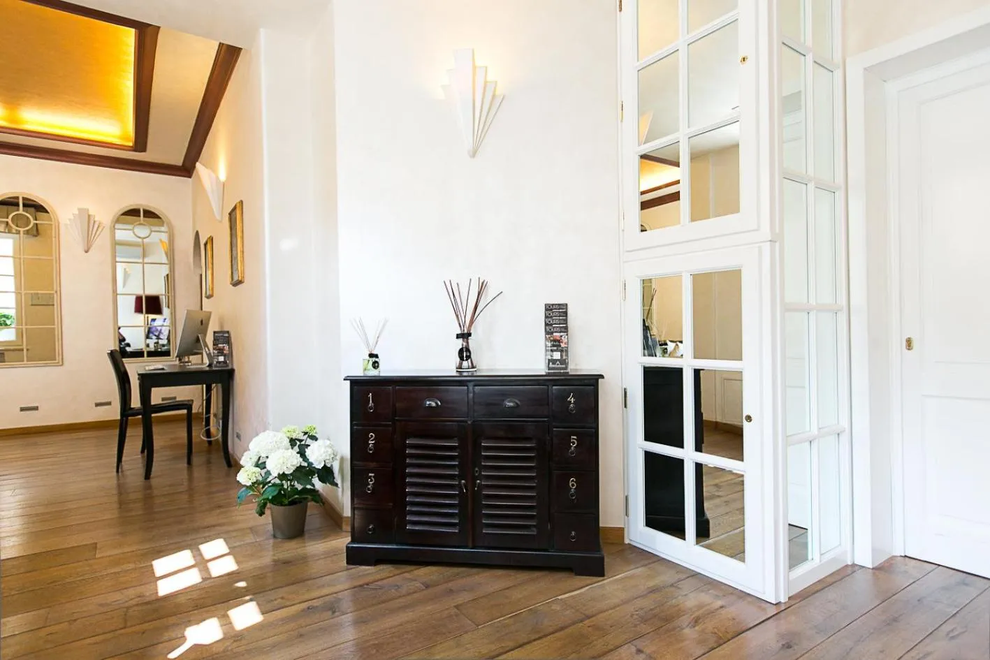 Communal lounge/ TV room in Residenza Gambrinus