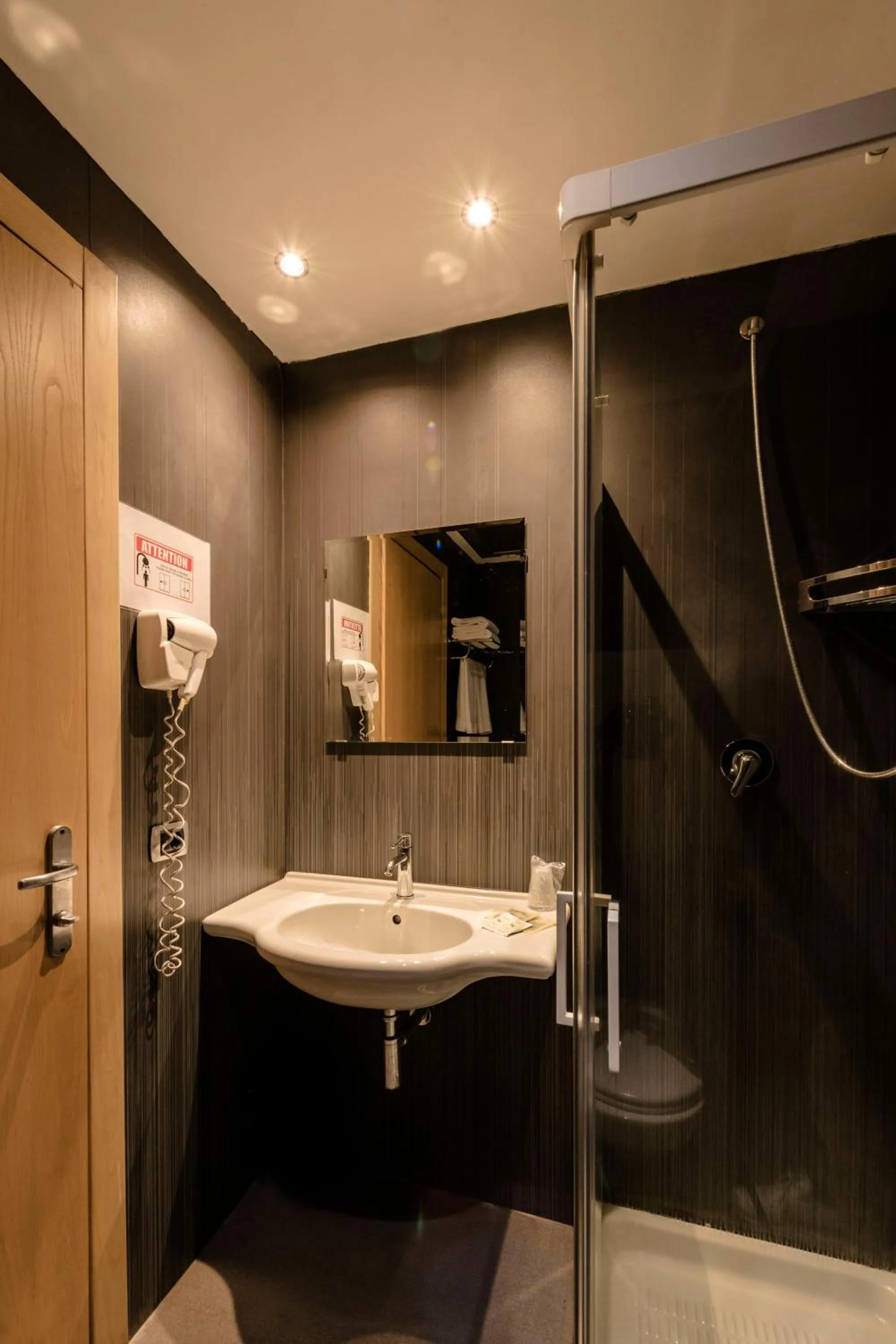 Bathroom in Hotel Roma Sud