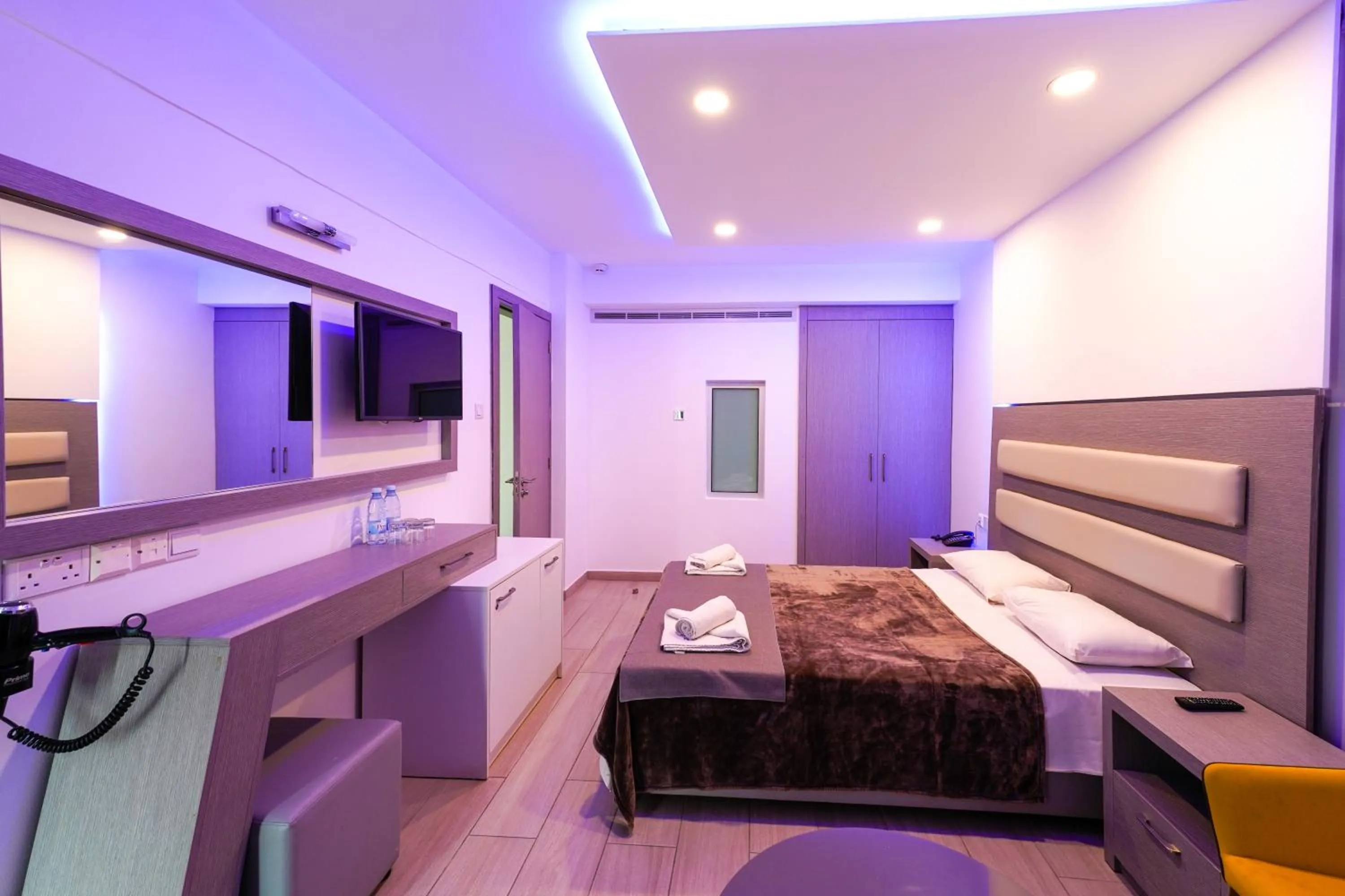 TV and multimedia in Captain Pier Hotel