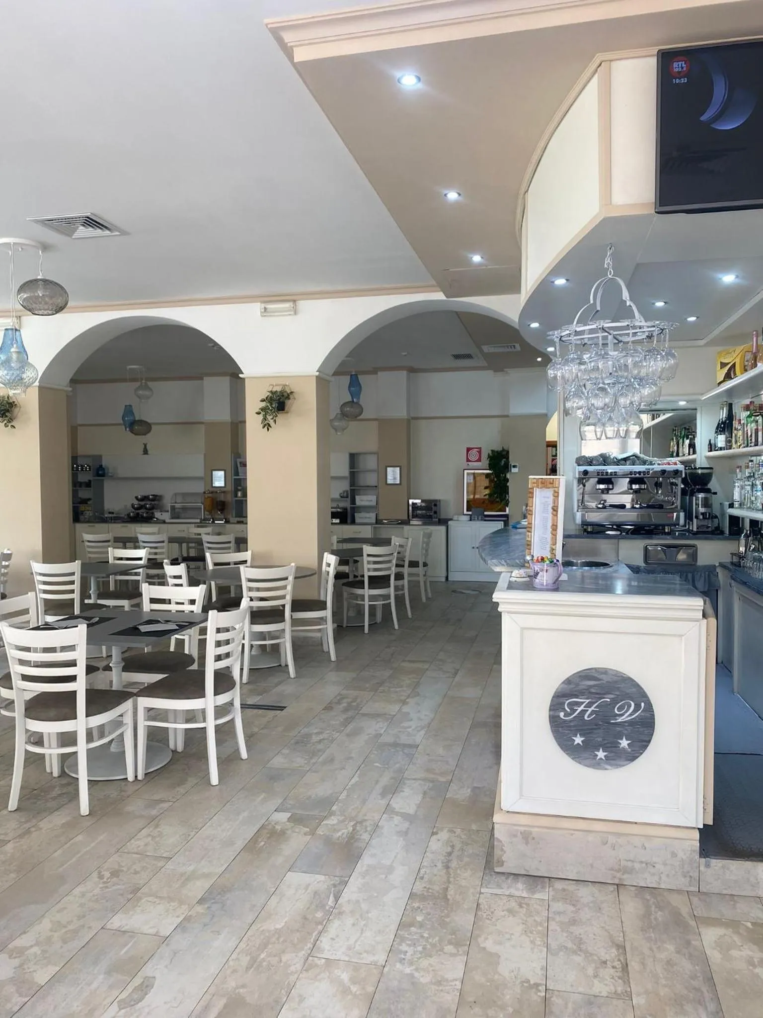 Restaurant/places to eat in Hotel Virginia