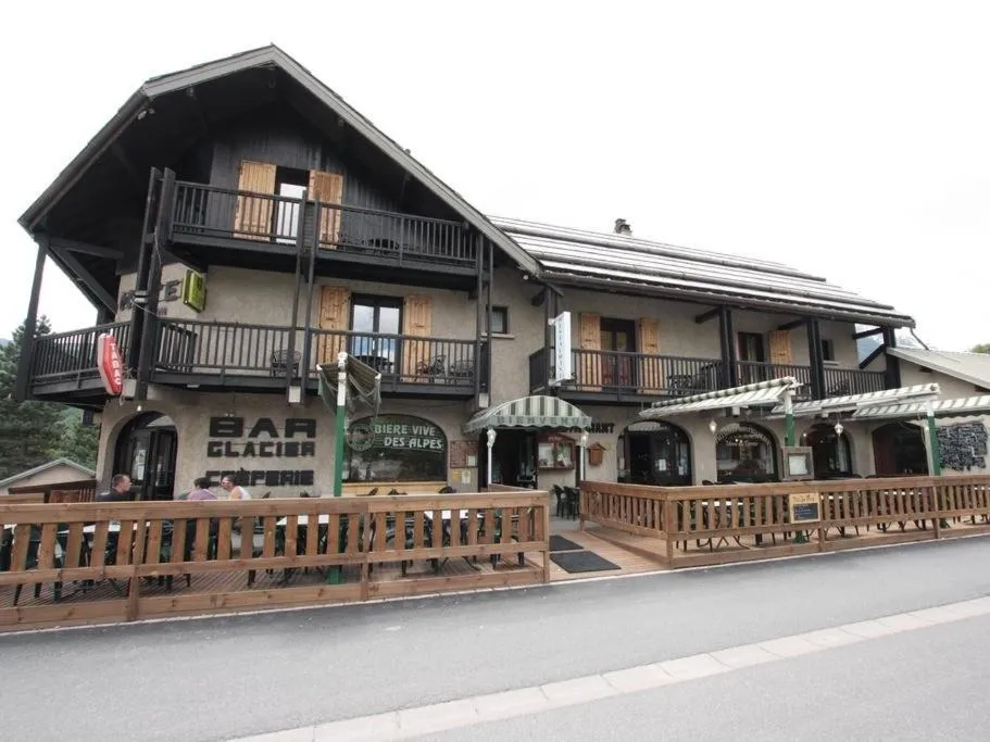 Property building in Hôtel les Vallois