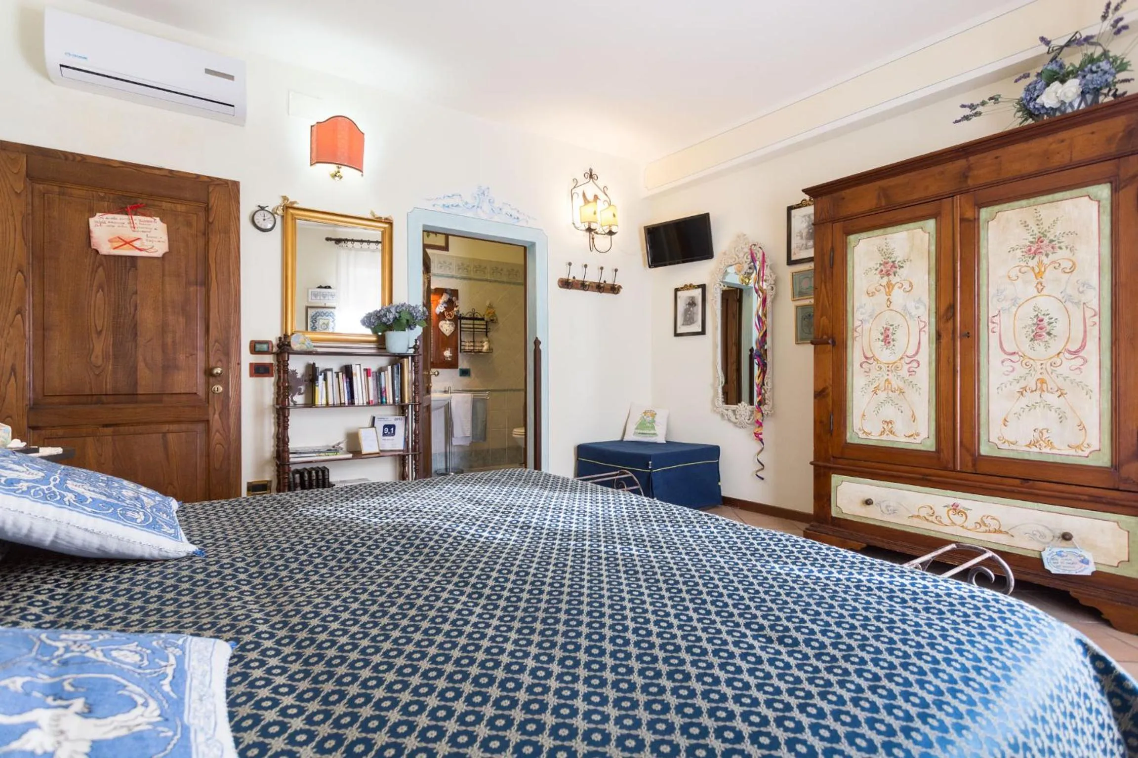 Photo of the whole room, Bed in B&B New Day