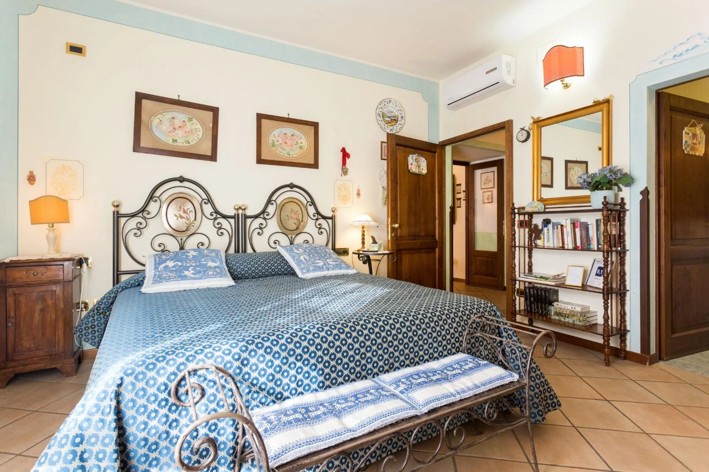 Photo of the whole room, Bed in B&B New Day