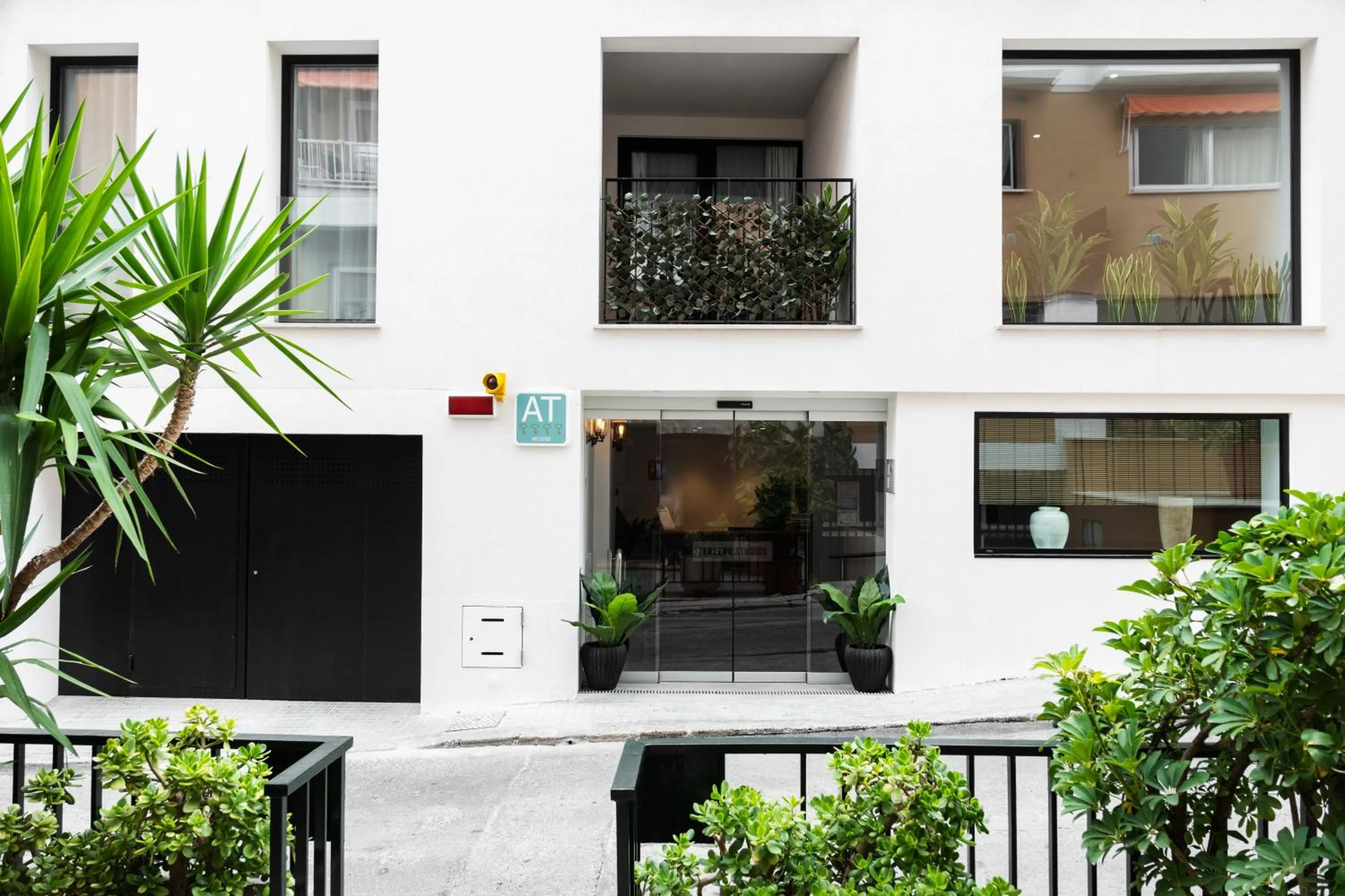 Facade/entrance in Terreno Suites