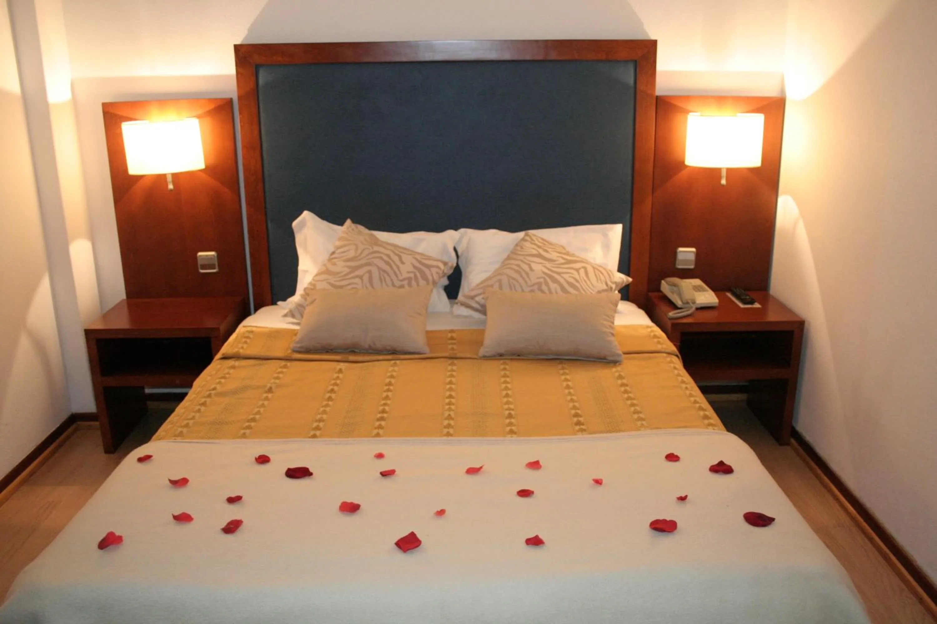 Photo of the whole room, Bed in Hotel Samasa Fundao