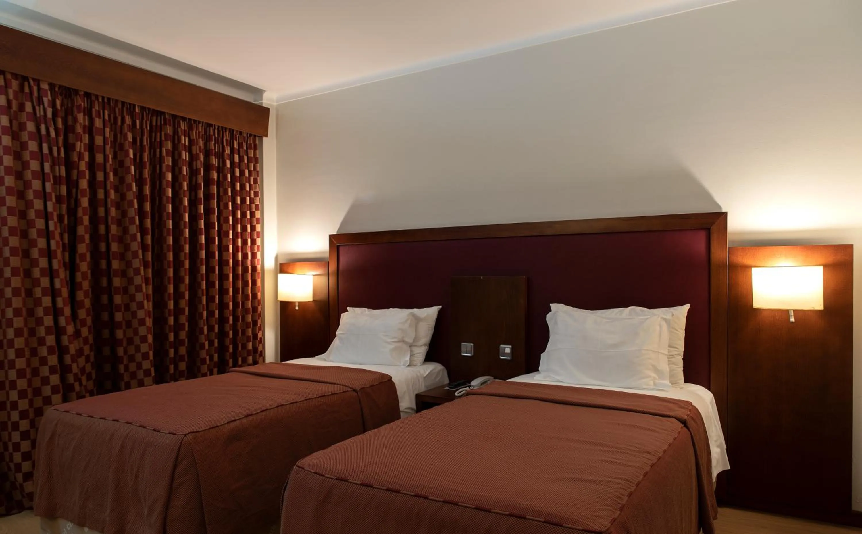 Photo of the whole room, Bed in Hotel Samasa Fundao