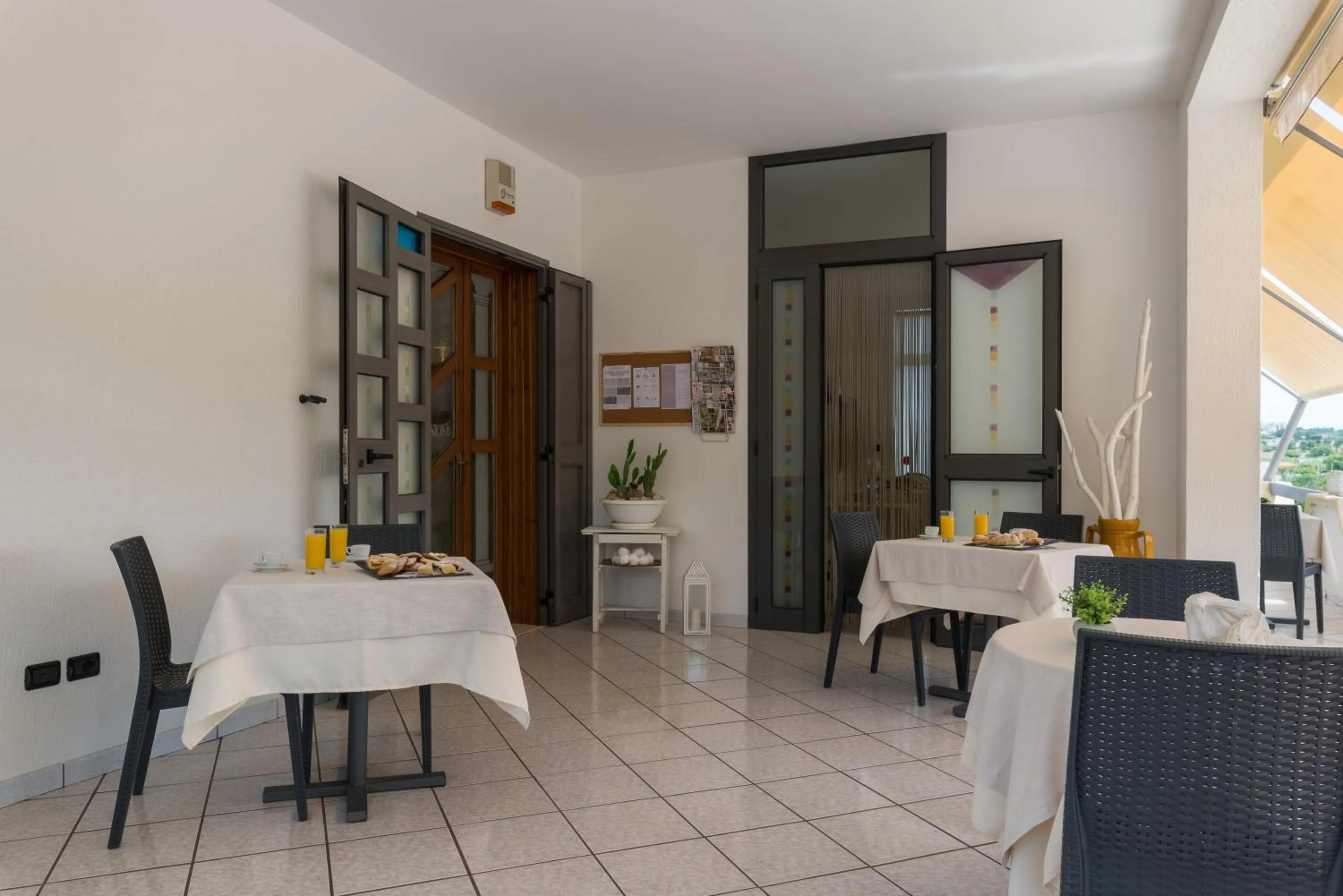 Restaurant/Places to Eat in Piccolo Hotel Villa Rosa