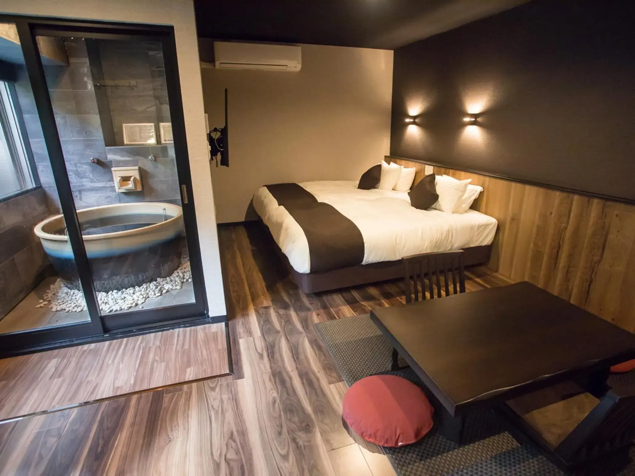 Deluxe Japanese Western Style Room - Smoking in LiVEMAX RESORT Hakone Ashinoko Deluxe Japanese Western Style Room - Smoking in LiVEMAX RESORT Hakone Ashinoko