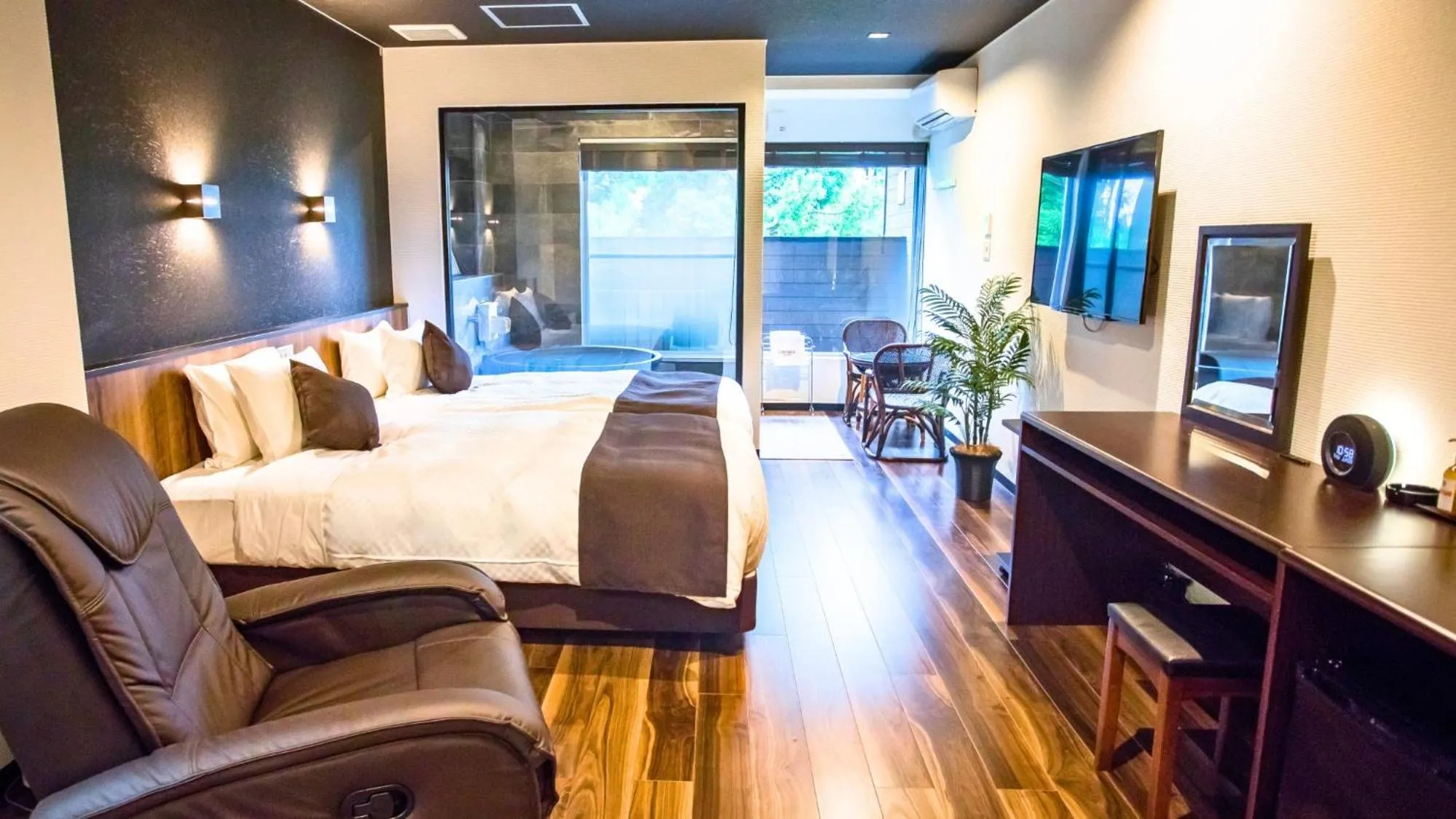 Photo of the whole room, Bed in LiVEMAX RESORT Hakone Ashinoko