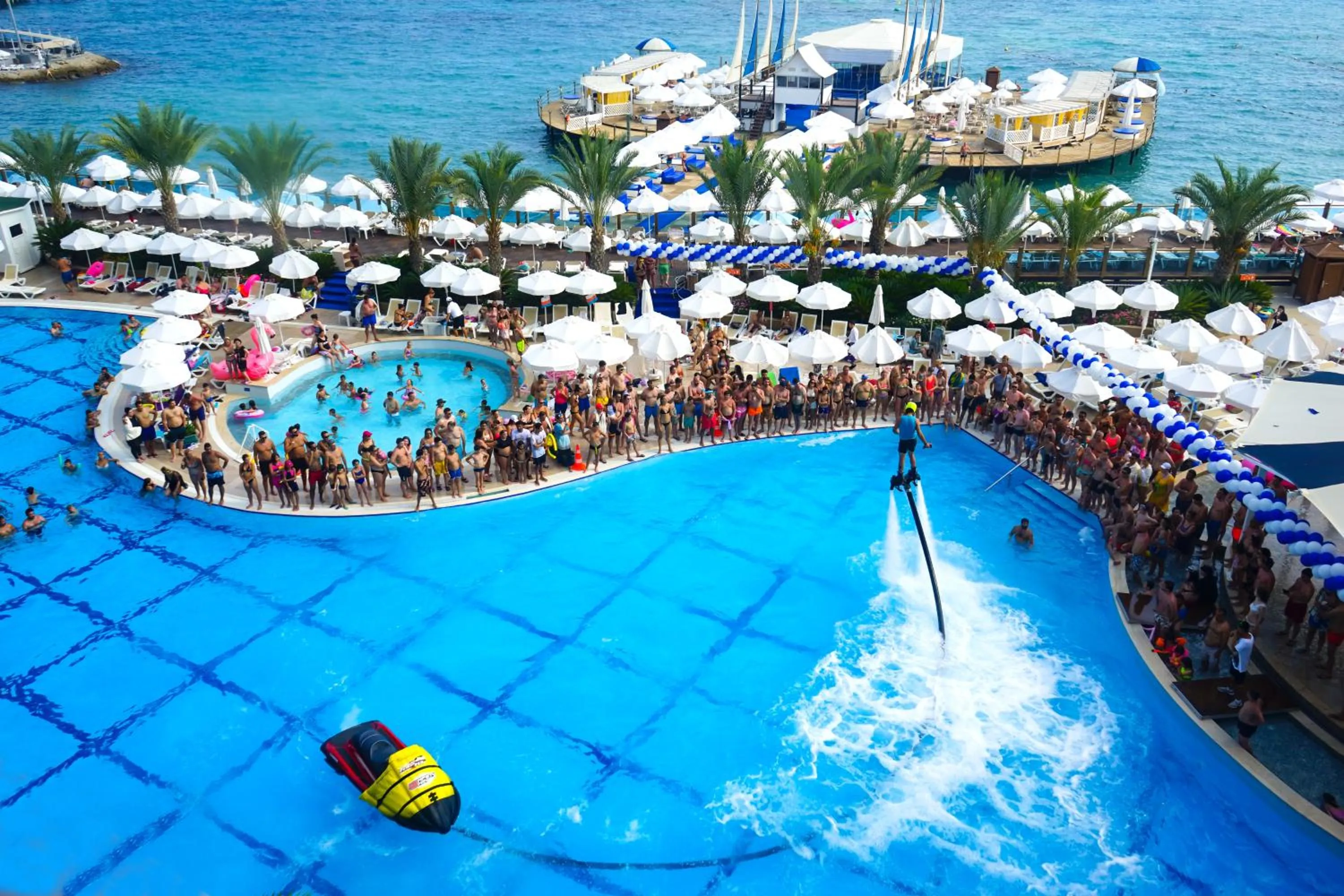 Entertainment in Orange County Alanya