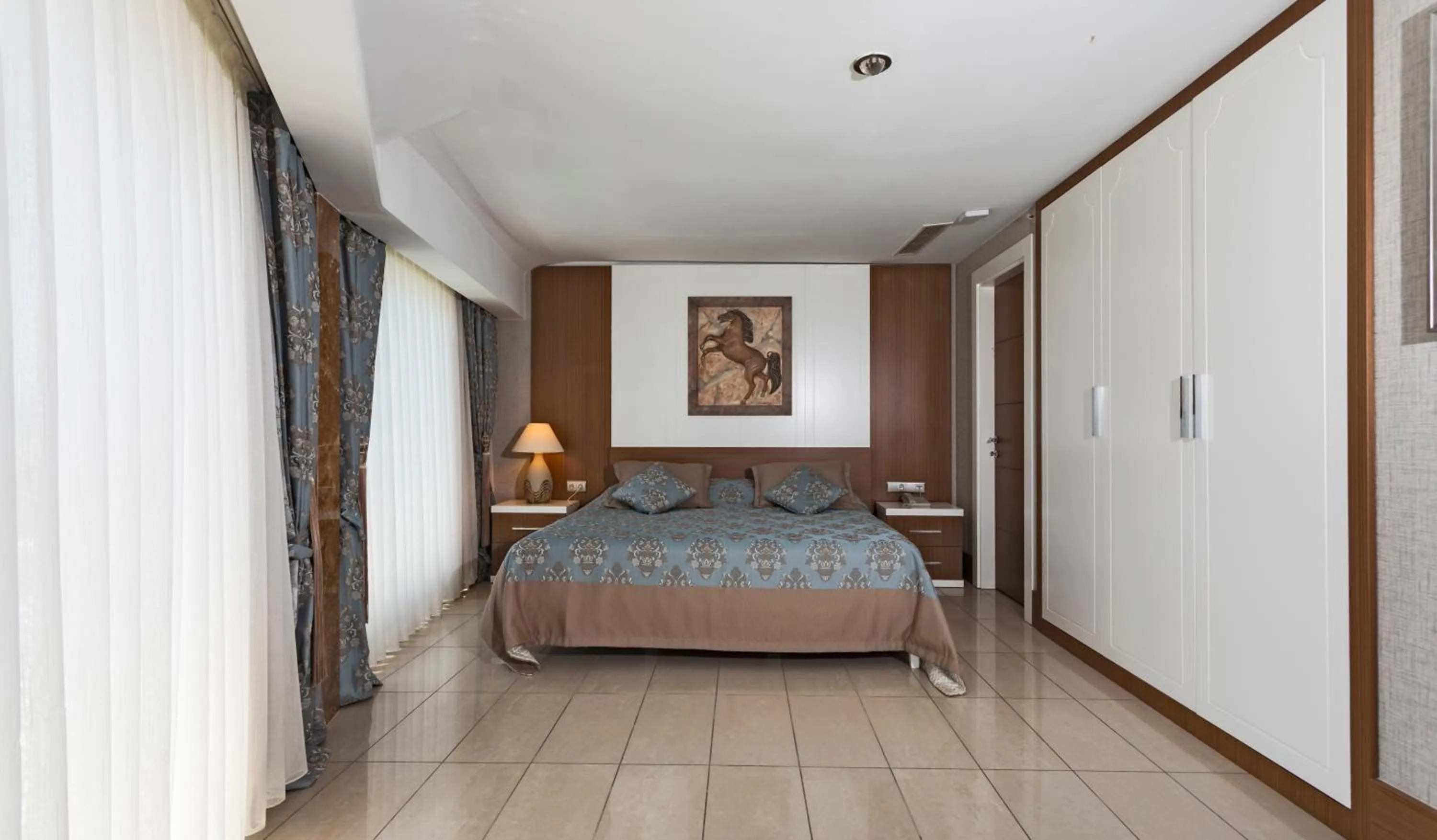 Bedroom, Bed in Orange County Alanya