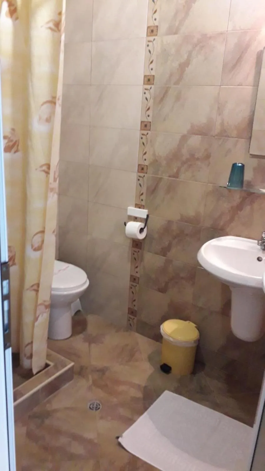 Bathroom in Hotel Lozite