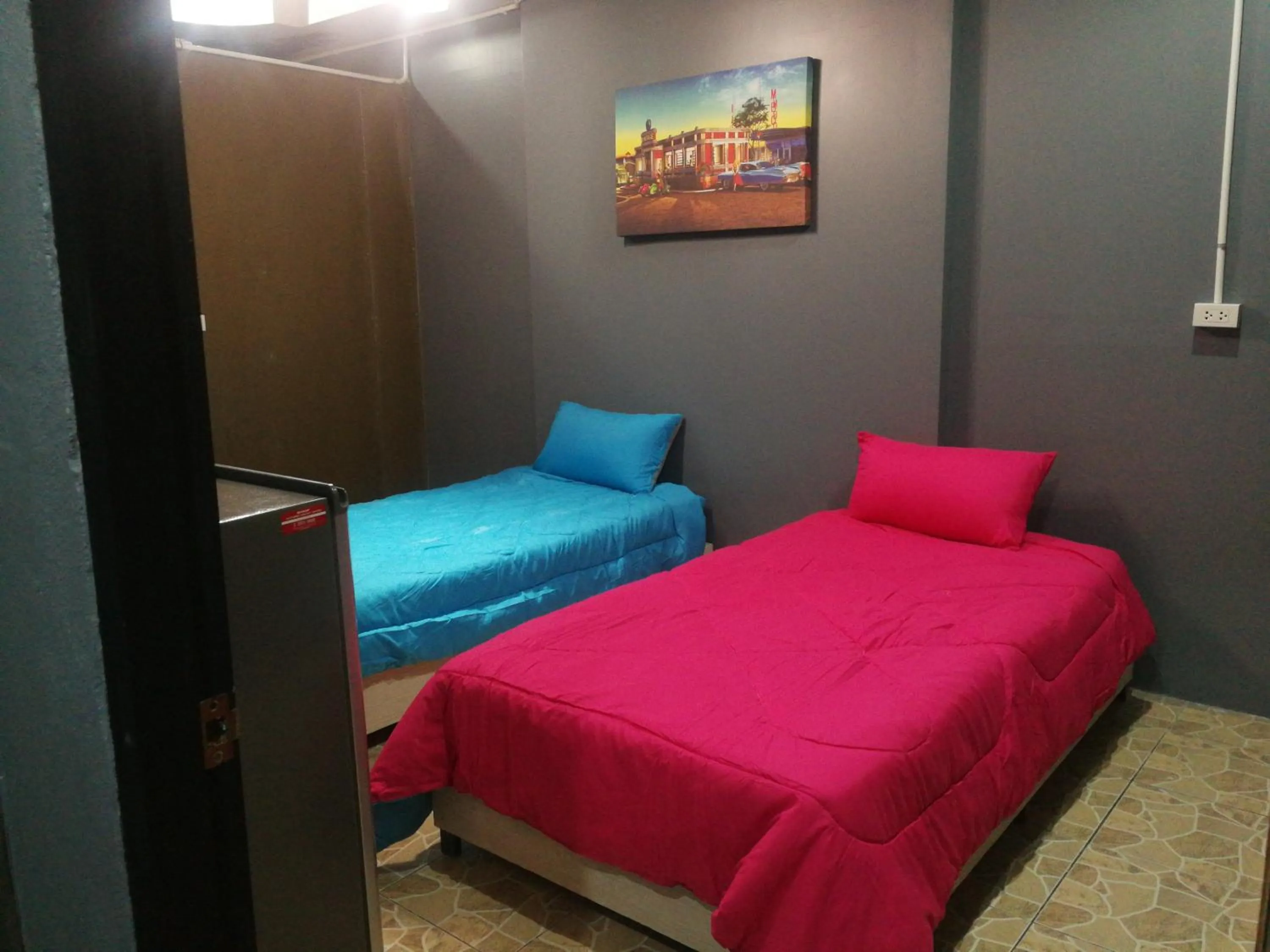 Photo of the whole room, Bed in E2S Place