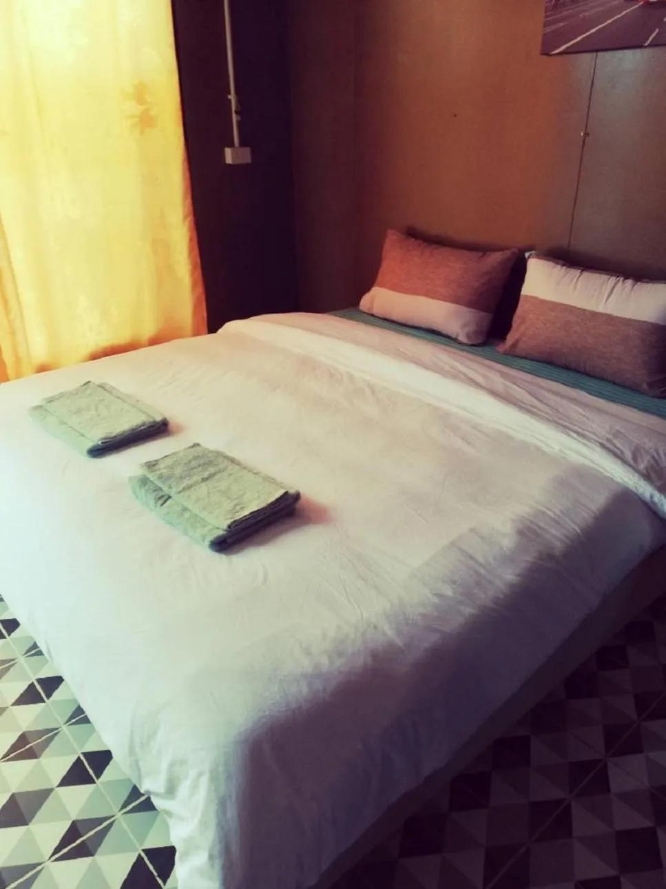 Photo of the whole room, Bed in E2S Place