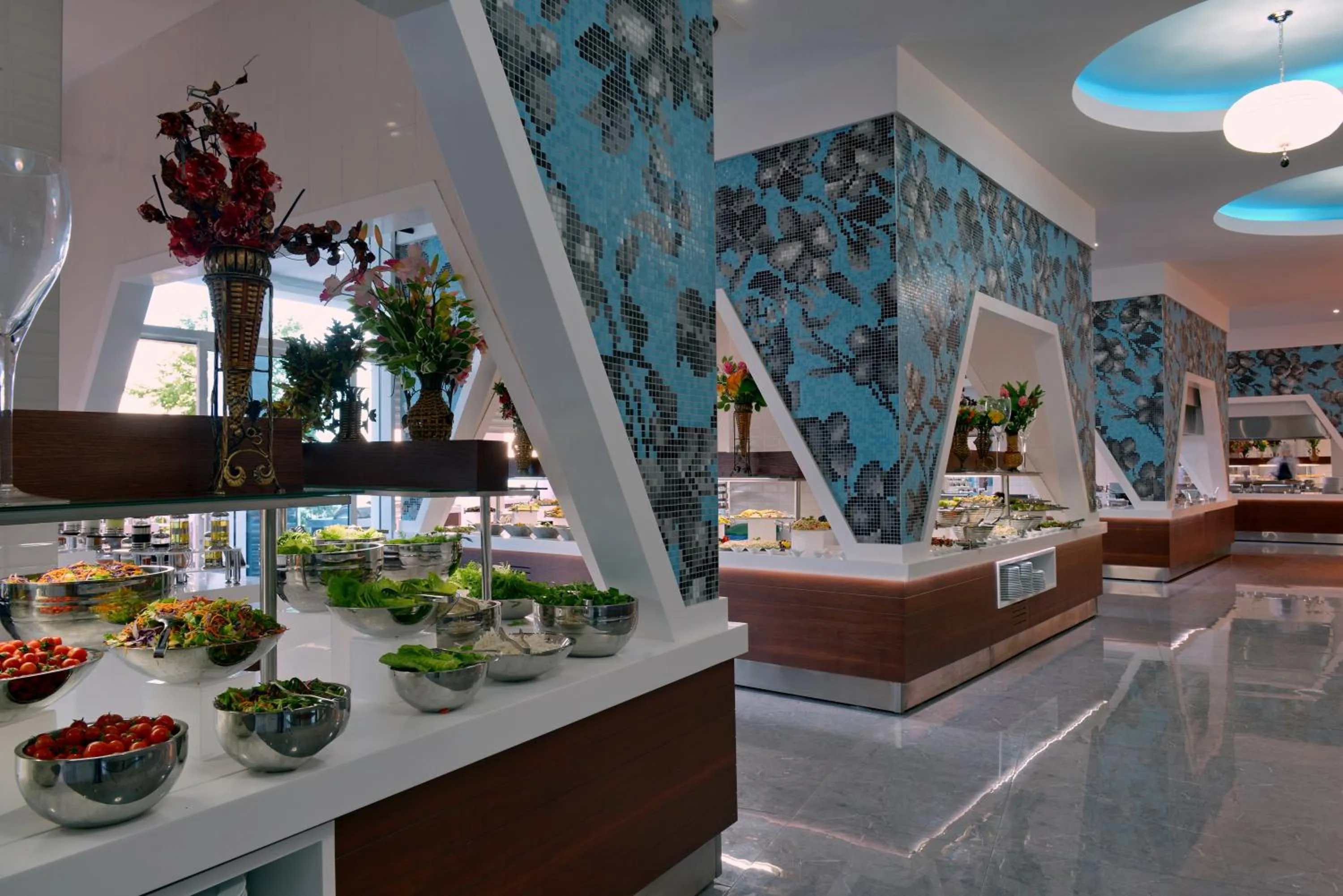 Food in Vikingen Infinity Resort & Spa