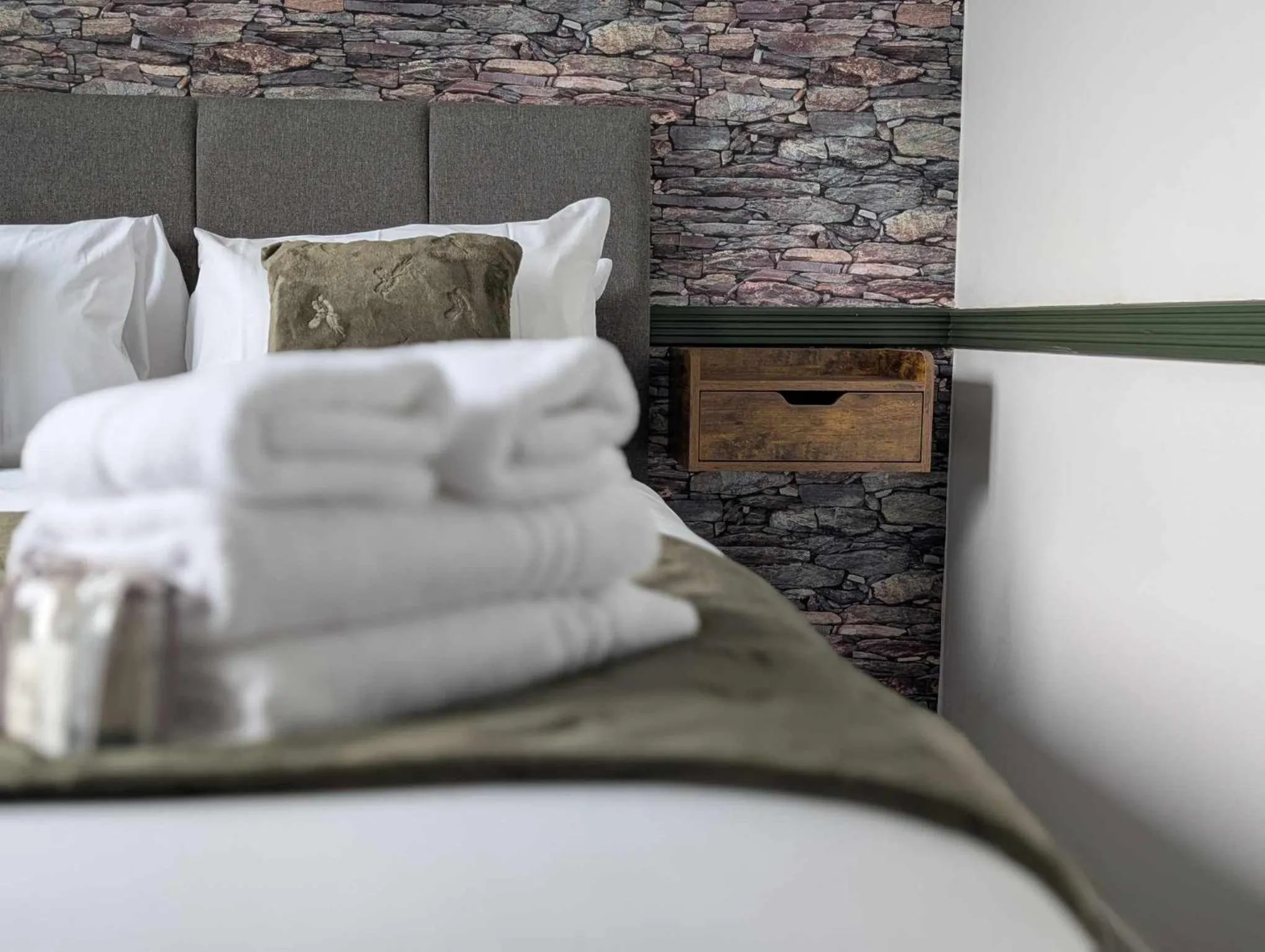 Bed in Gilpin Bridge Inn