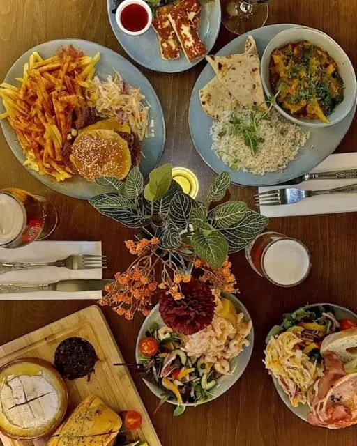 Lounge or bar in Gilpin Bridge Inn